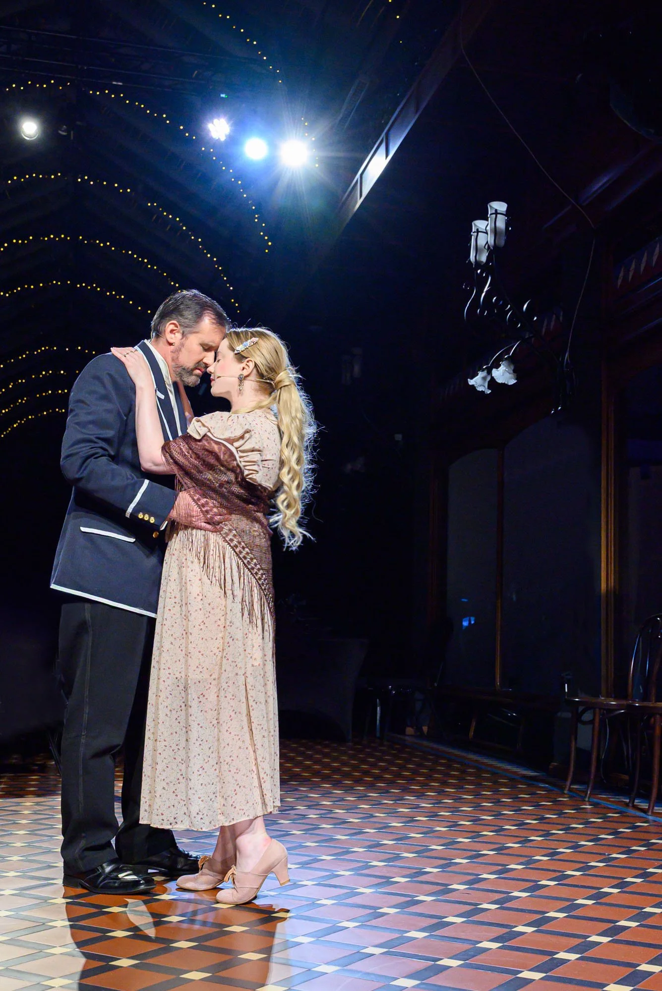 Merry Widow-159 Y.jpg