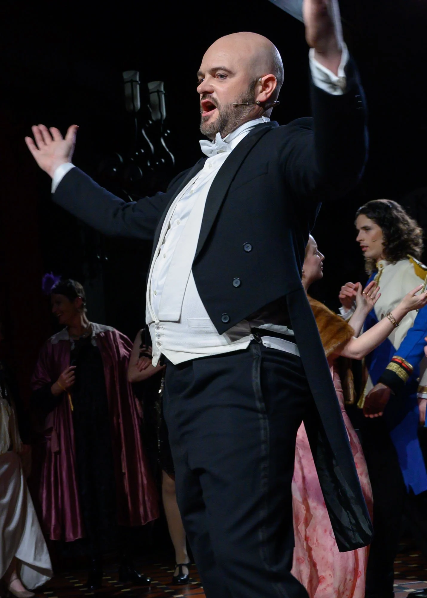 Andrew Grenon (Danilo)