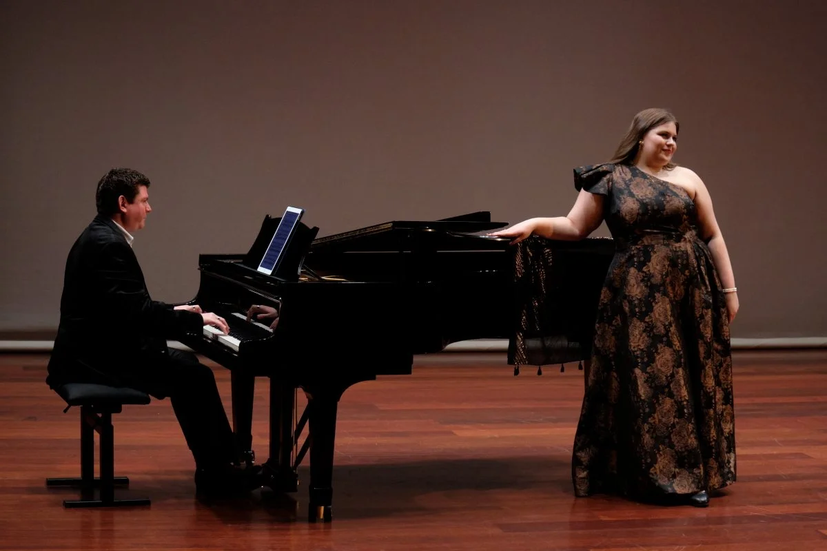 Jeremy Woodside and Erin Connelly-Whyte perform 'Meine Lippen, sie küssen so heiß' (F. Lehár)