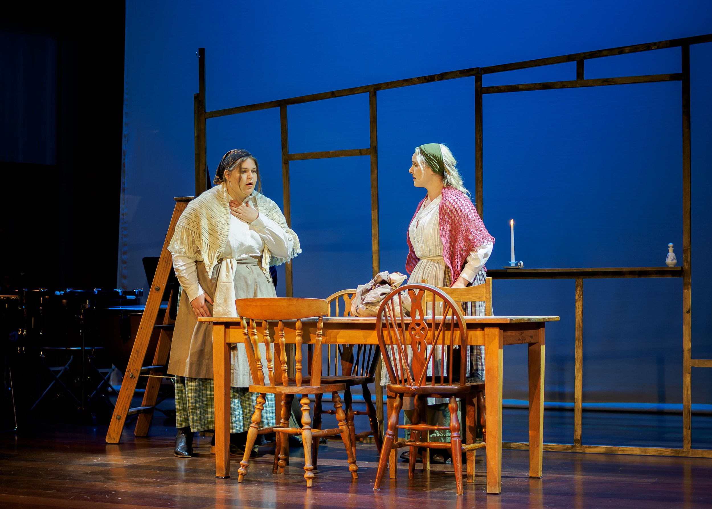 Erin Connelly-Whyte (Cathleen) and Matilda Wickbom (Nora)