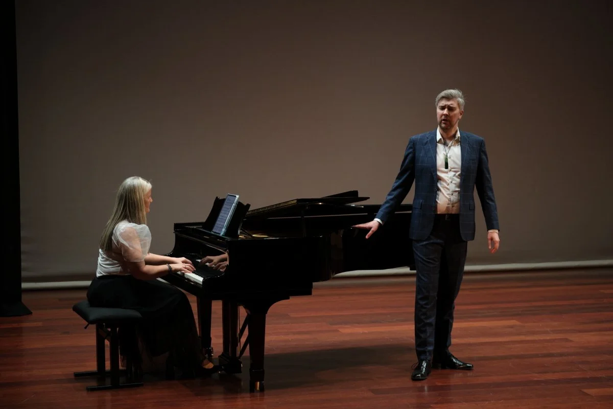 Alison Holden and William O'Brien perform 'Wie schön ist doch die Musik' (R. Strauss)