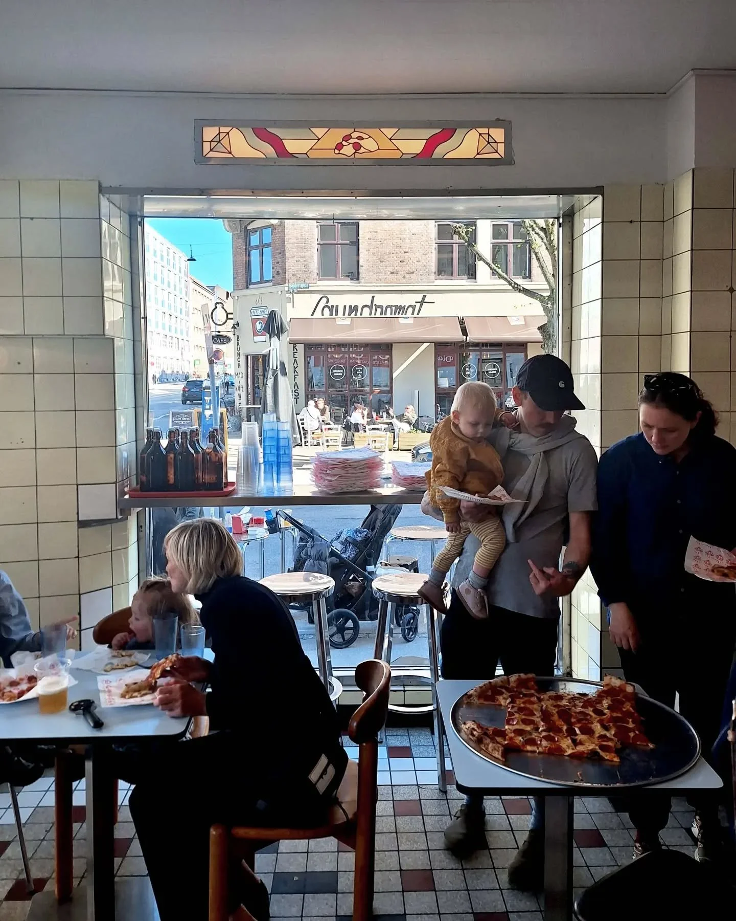 2 &times; lightpanels for @diamondslicecph
〰️
Support your locals, especially when they're nice 🫘
〰️
Support your locals when they make pineapple pizza taste like it was never a weird idea 🍍
〰️
My meat-loving family adores the vege ramson crunch 🥬