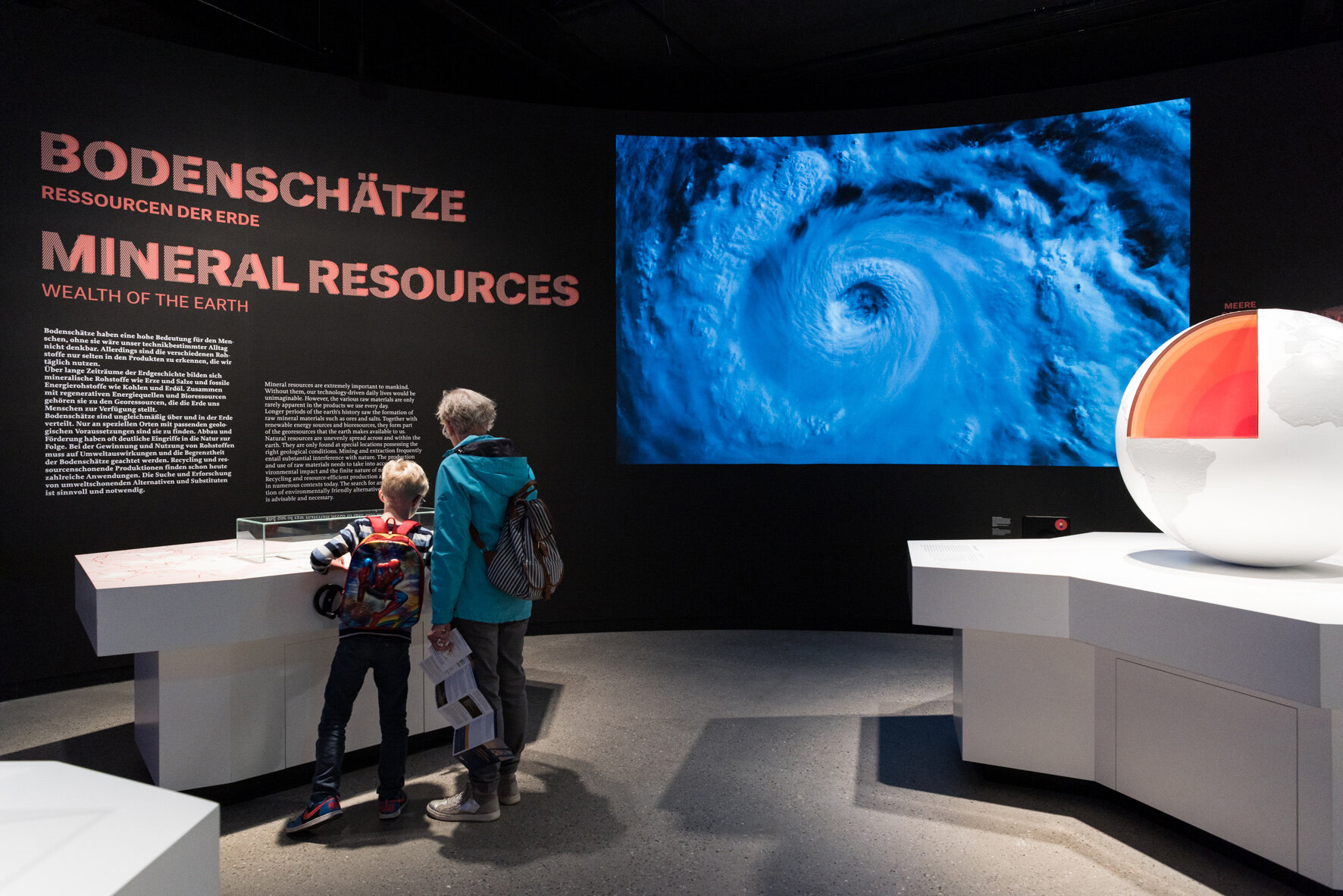 2019-08-14-Besucher_innen-neue-Dauerausstellung-10.jpg