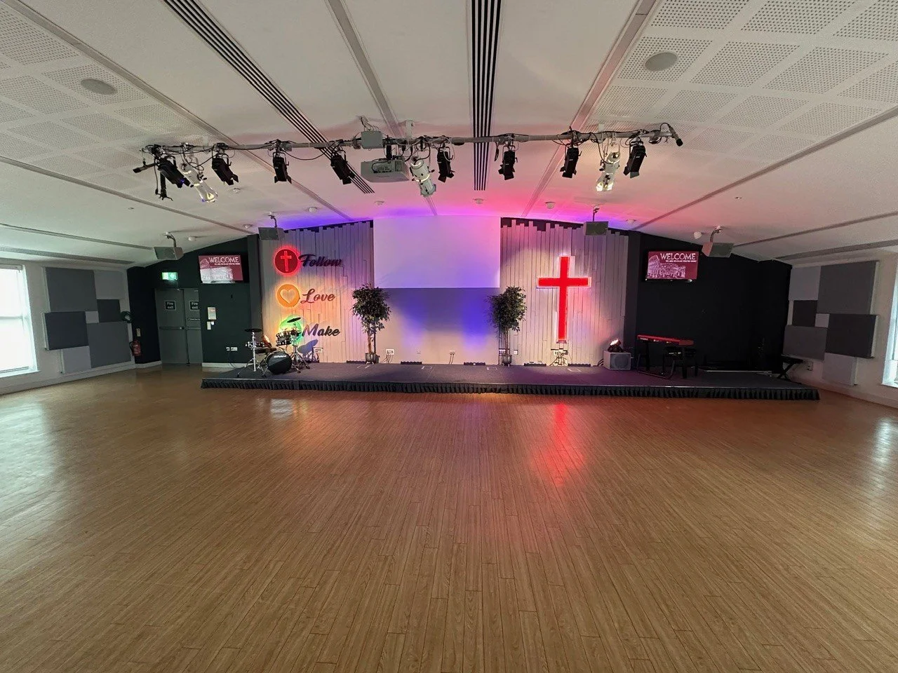 empty hall with lighting