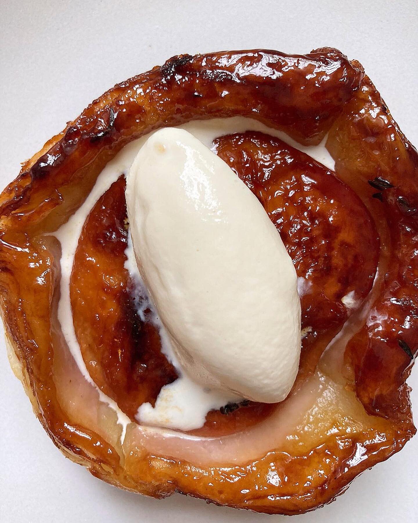 You&rsquo;ve mastered puff pastry, inverted puff AND vienoisserie... so in week 8 we teach you rough puff for a peach tatin! Our final week is all about desserts perfect for a dinner party! Now that we are at the end make sure you download those course guides and keep practicing 🙌&hearts;️ #puffschool