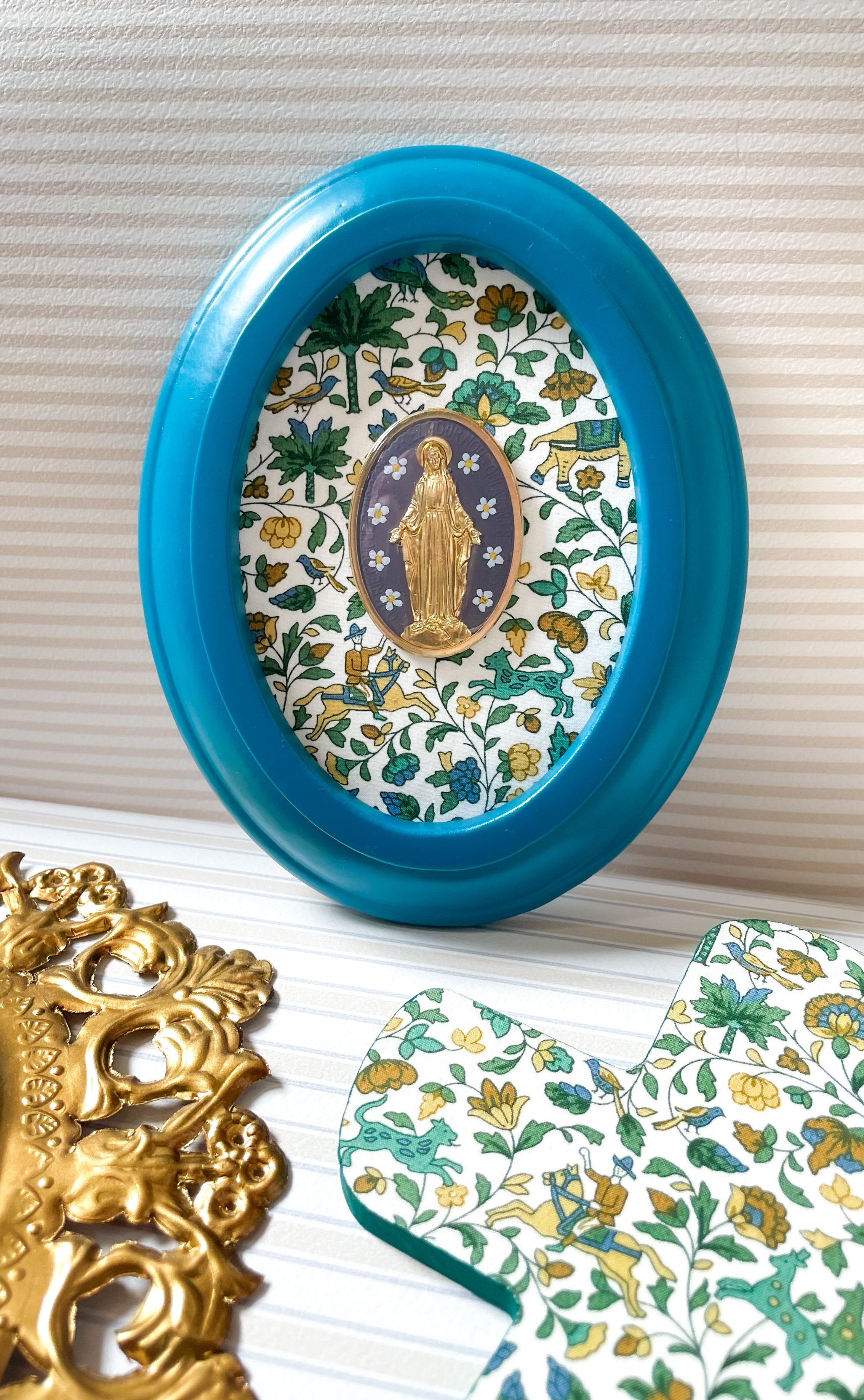 Cadre vert médaille miraculeuse