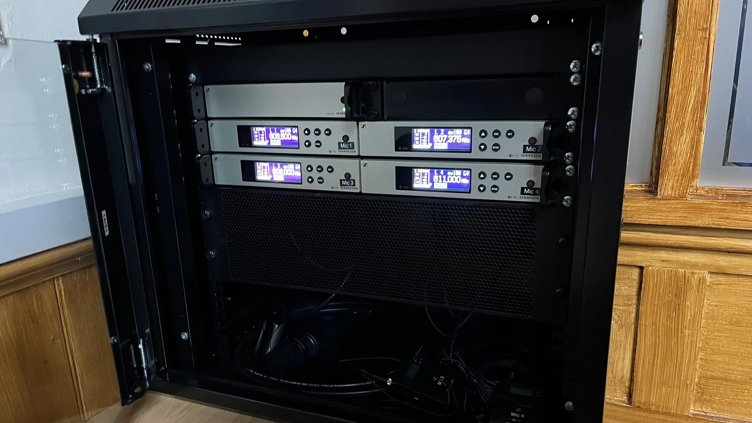 Small church audio panel, black