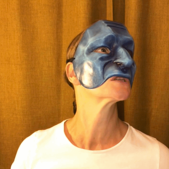 gif of an actor playing two masks of the temperaments