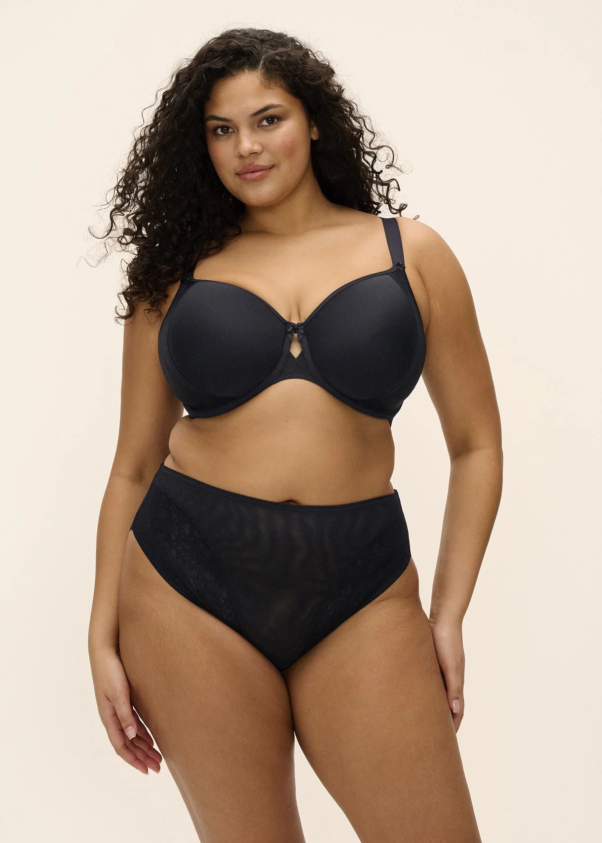 NERINA_BLACK_UW-MOULDED-SPACER-BRA_EL302710_HIGH-LEG-BRIEF_EL302753_F1_TRADE_WEB.jpg