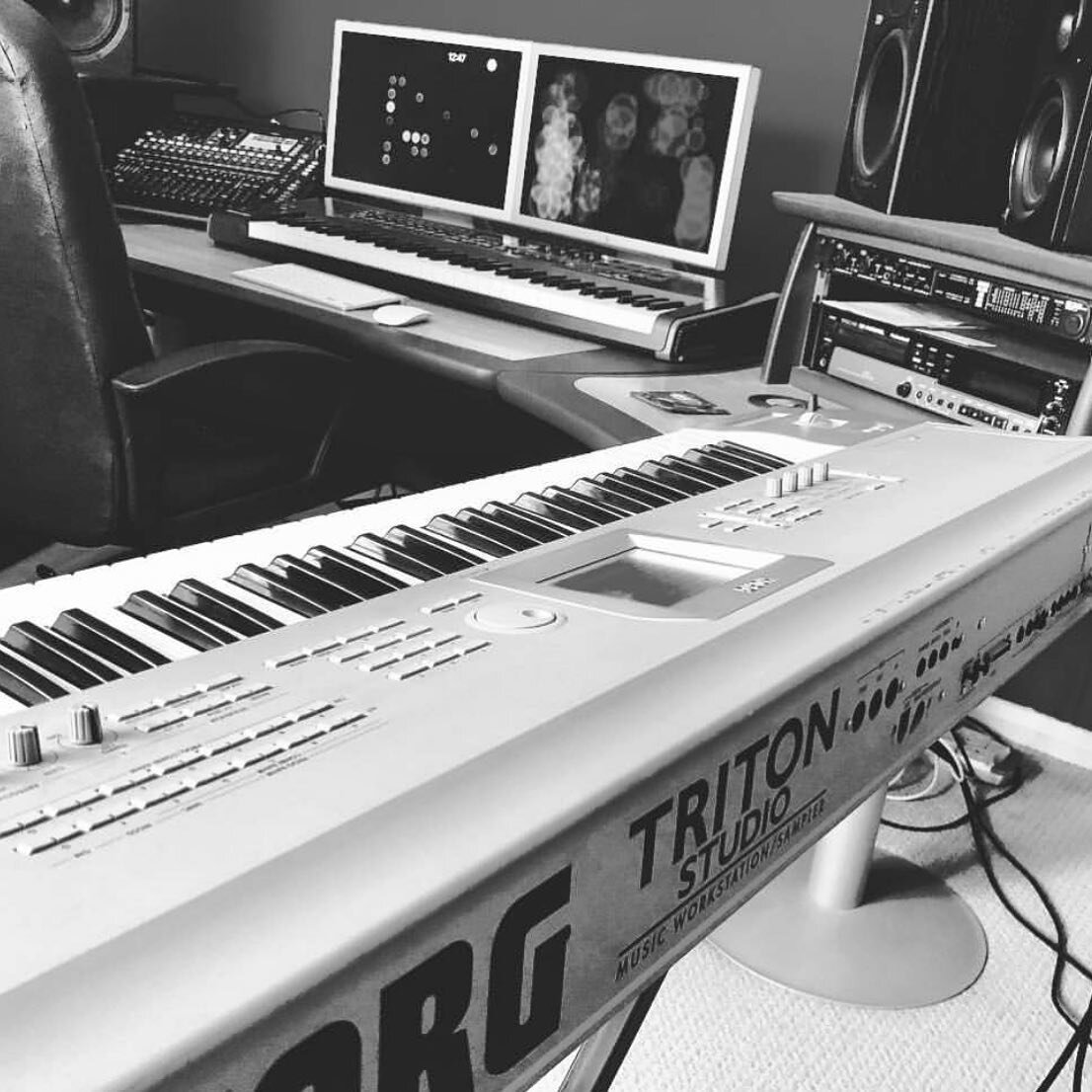 When only the Korg Triton will do 💪🏼 Let the Friday fun commence! #radioads #jingles #studio #korg #oldskool