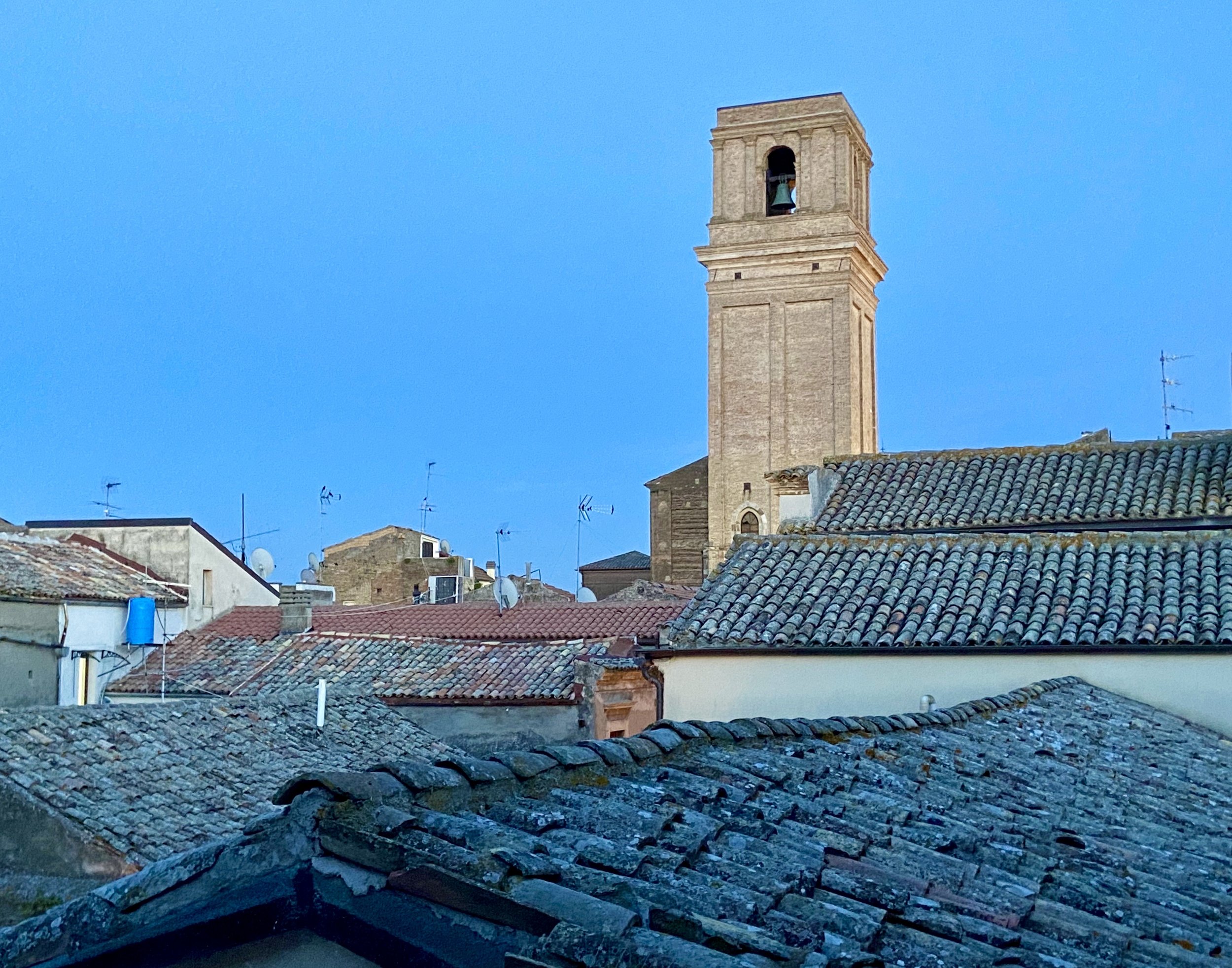 Vista sul campanile della Chiesa Santa Maria Maggiore Vasto