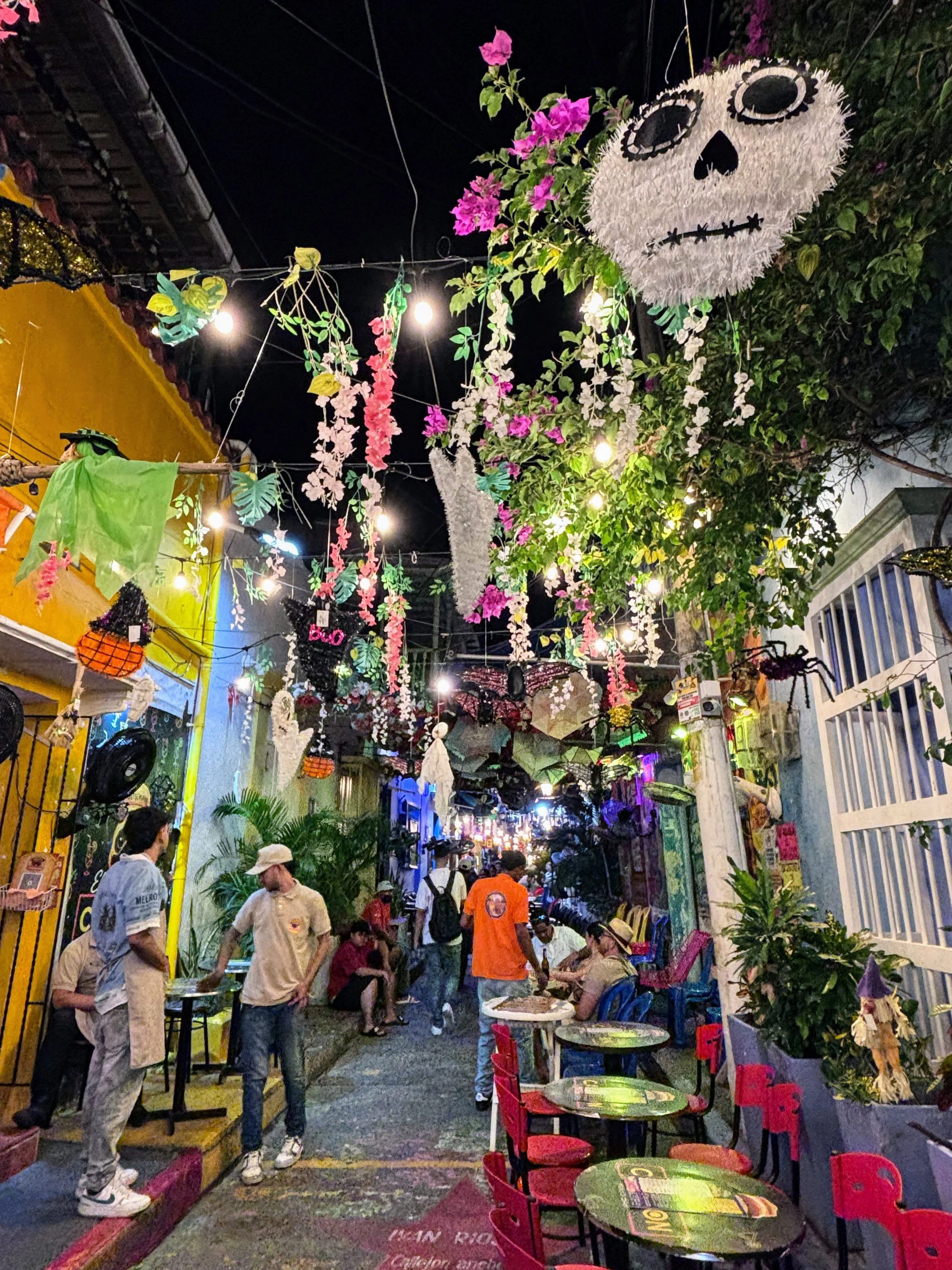 Getsemani party street.jpg
