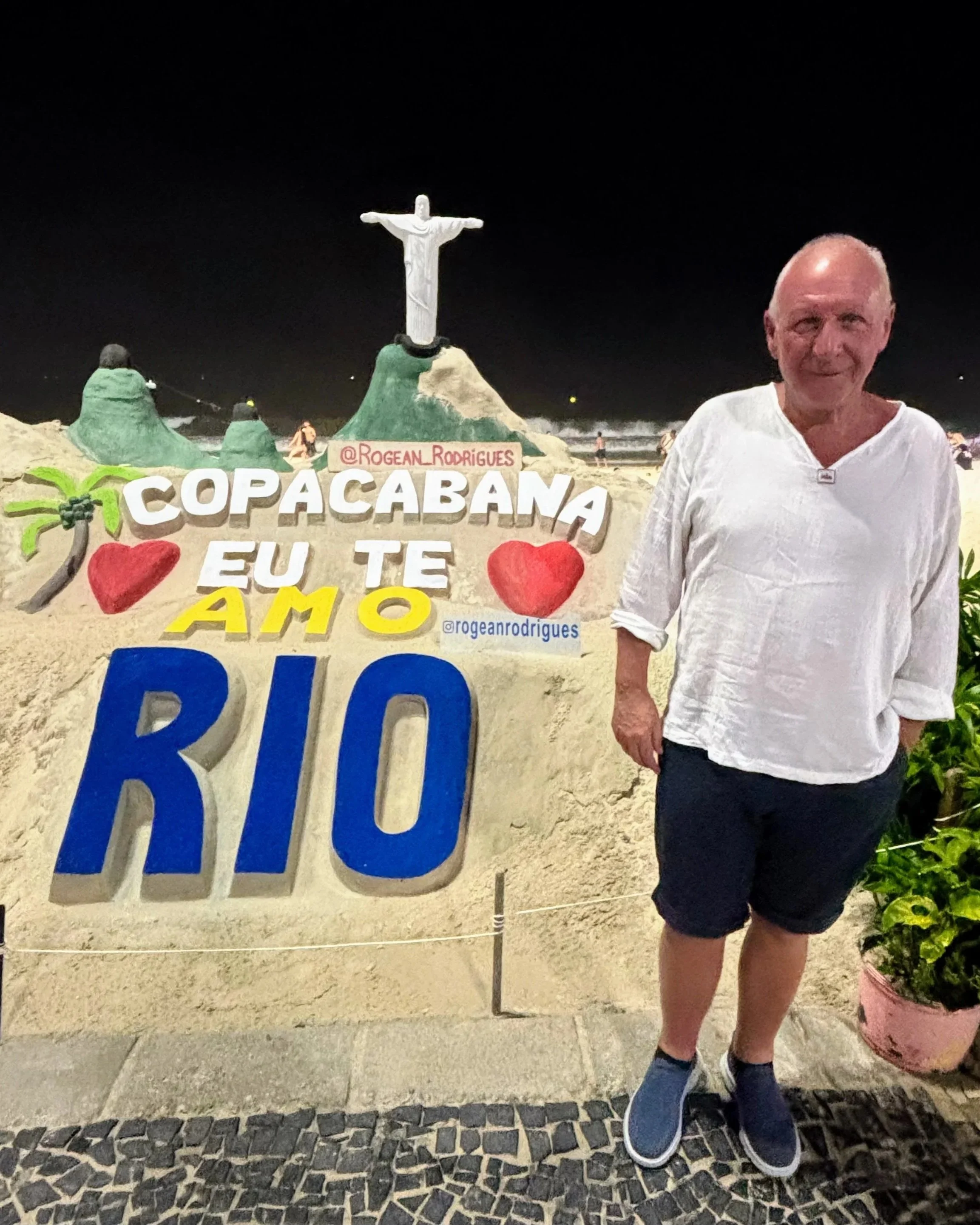Umberto with a Rio Copacabama sand installation