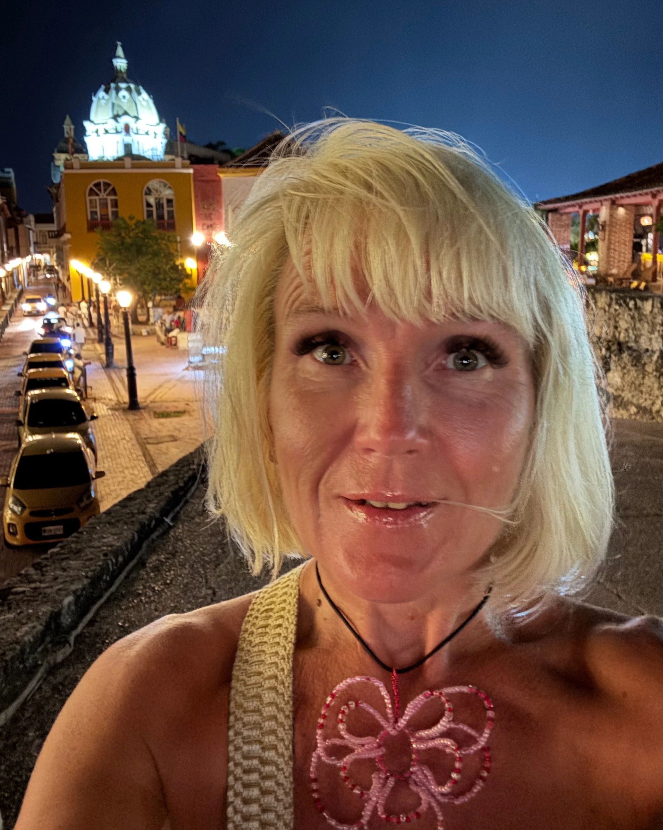 Selfie of Anita on the wall in front of Cartagena historic center