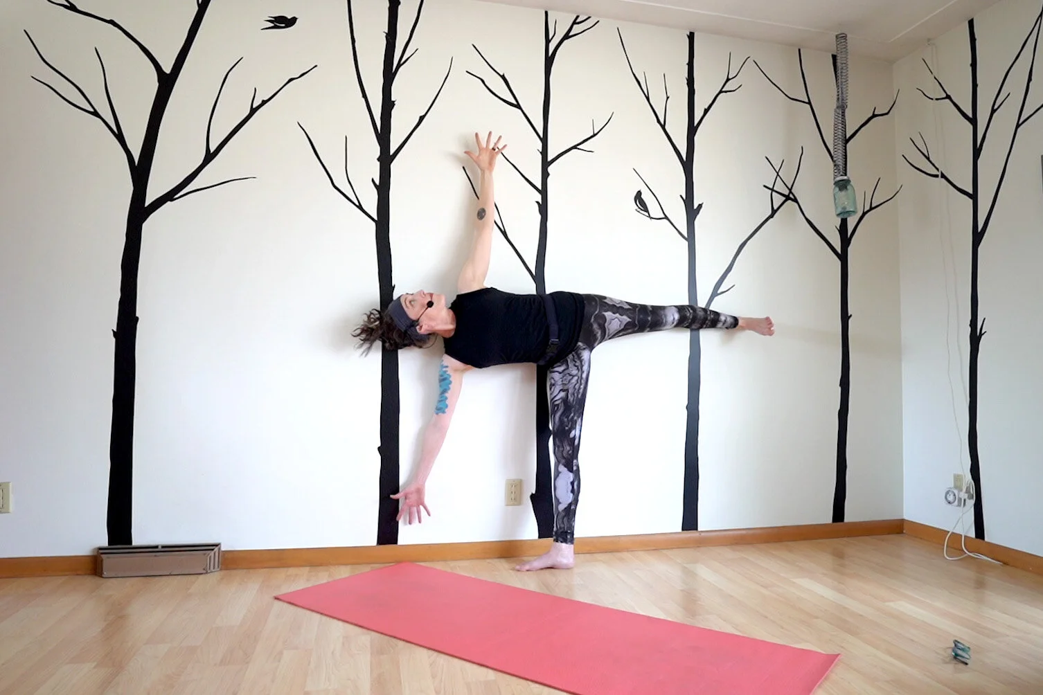 “Lean on me.”  —wall