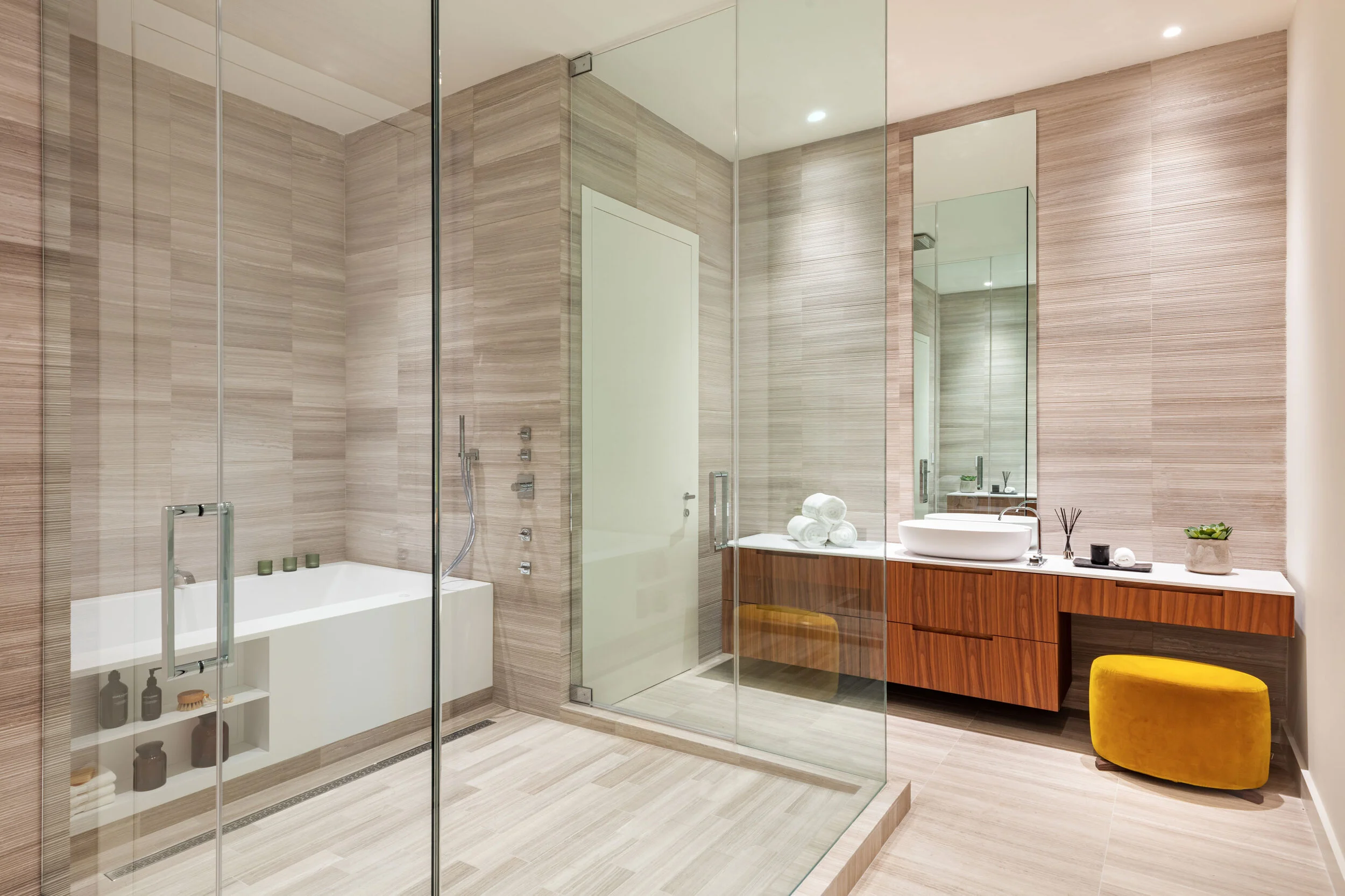 B&B-Italia---201-His-&-Hers-Master-Bathroom-.jpg