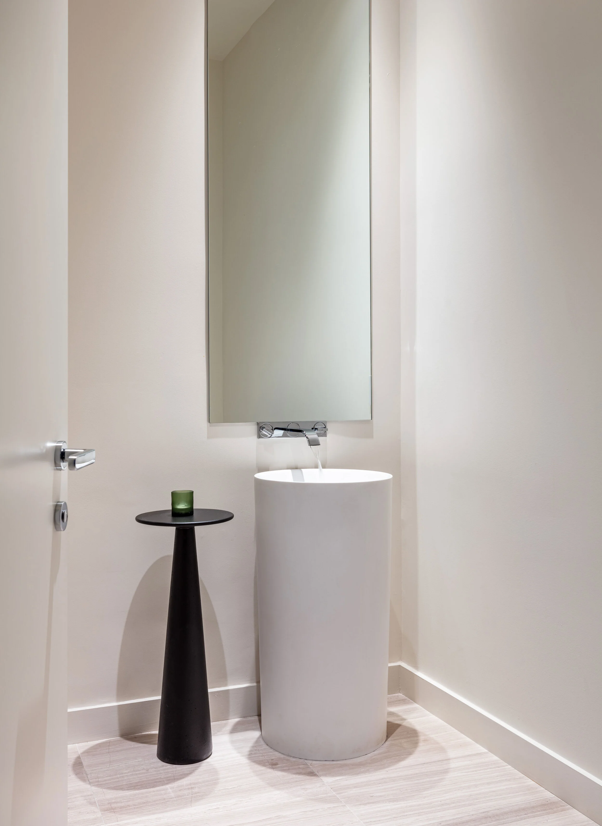 B&B-Italia---201-Powder-Room.jpg