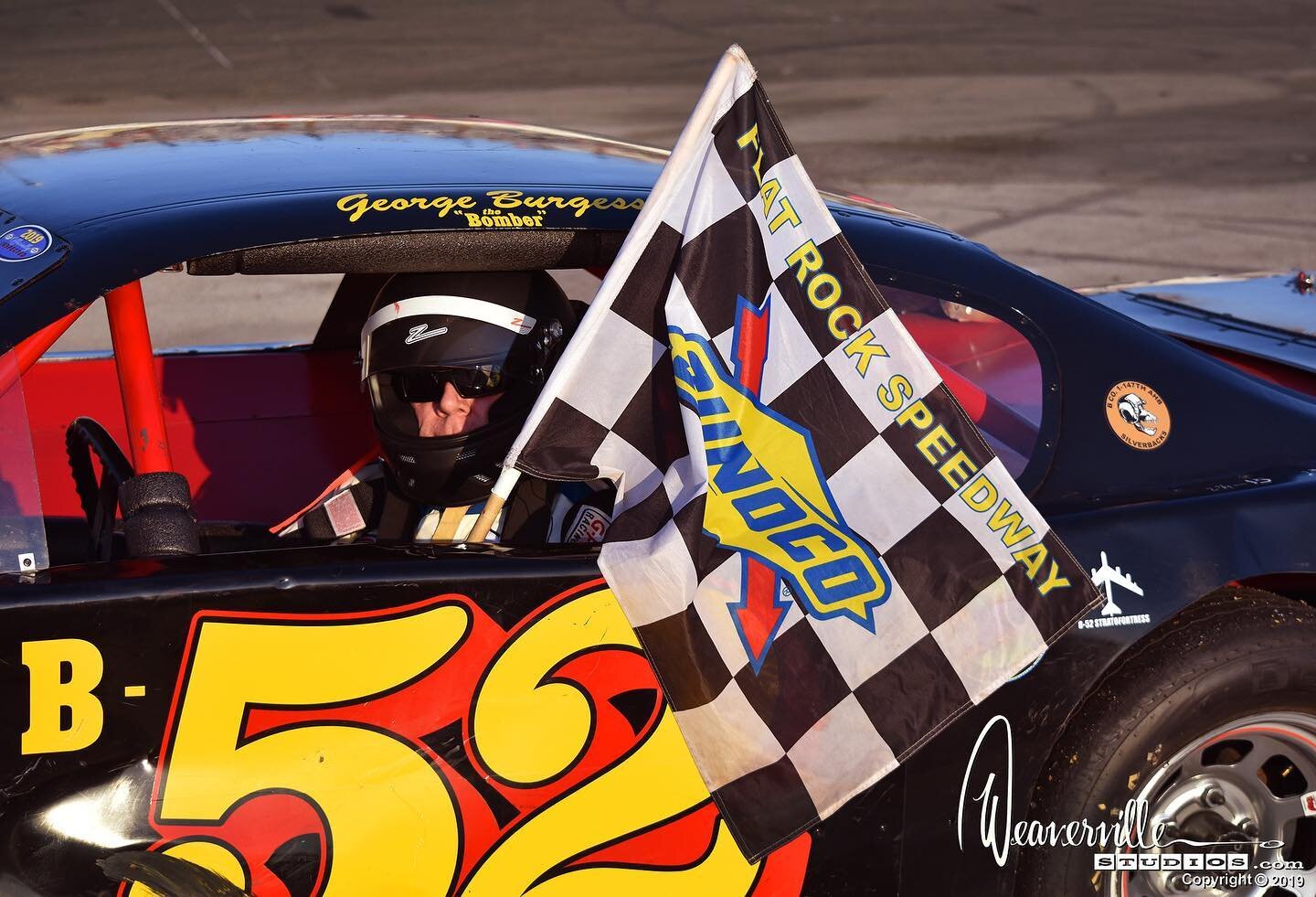 It&rsquo;s another Flat Rock Friday with our friend George &lsquo;B-52&rsquo; Burgess the #2019 Flat Rock Enduro 250 at Flat Rock Speedway in which George won his heat race and I was fortunate to capture his win that night. I&rsquo;m fortunate to reg