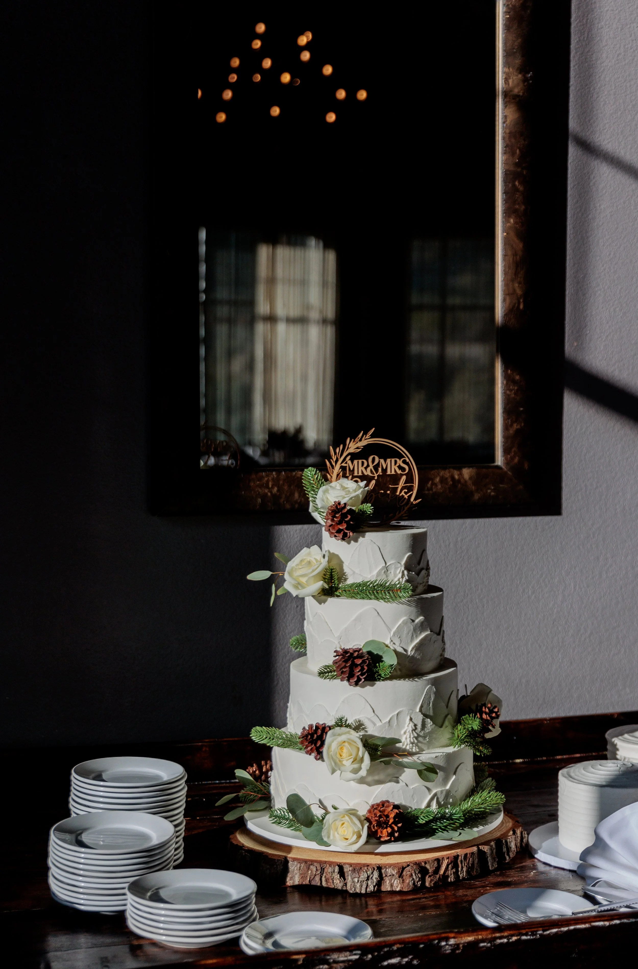 The-Retreat-On-Charleston-Peak_Las-Vegas-Wedding-mountaincake.jpg
