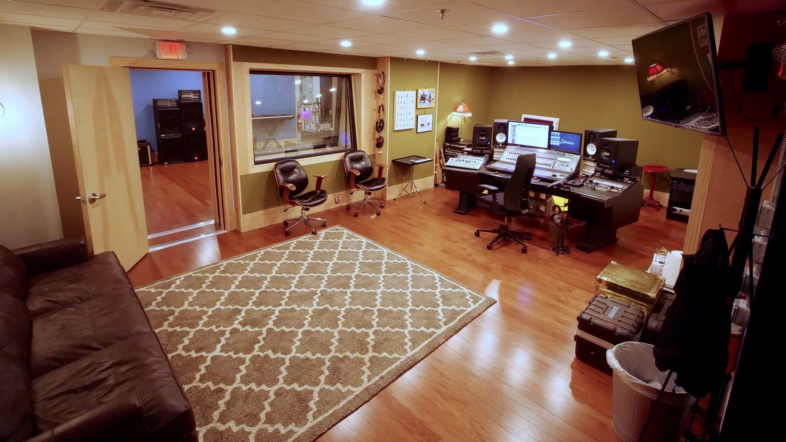 ControlRoom_WideAngle01.webp