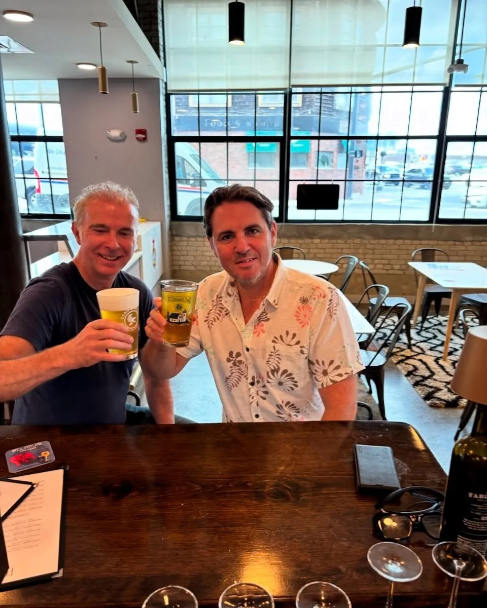 When two great friends who both happen to be an #irishsinger get together at the bar&hellip;
So great to see @briandunphyofficial at Foundation Kitchen and all the best on your @thehighkingsofficial tour this month!!! 

#localbar #irishowned #charles
