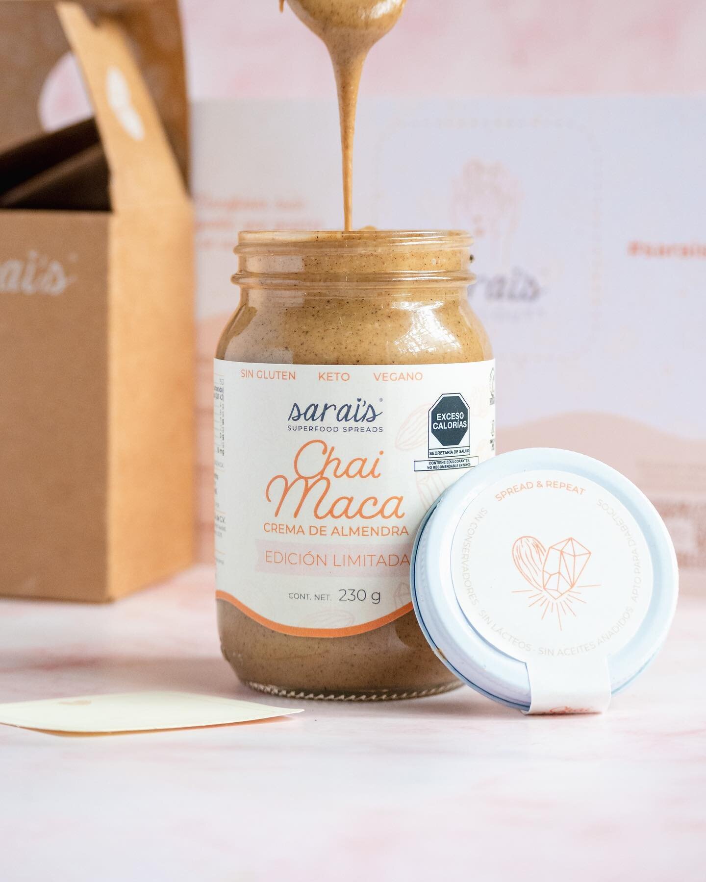 Chai Maca para @saraisspreads 
.
Un poco de lo nuevo que estamos trabajando para la marca ✍🏽 
.
📸 Foto de @ideashealthyfood 
.
#designspiration #saraisspreads #brandingdesign