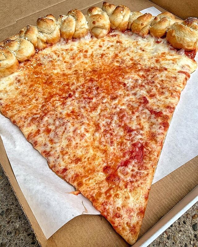 You have to be a real weirDOUGH if you don&rsquo;t like a classic slice with a side of knots 😏