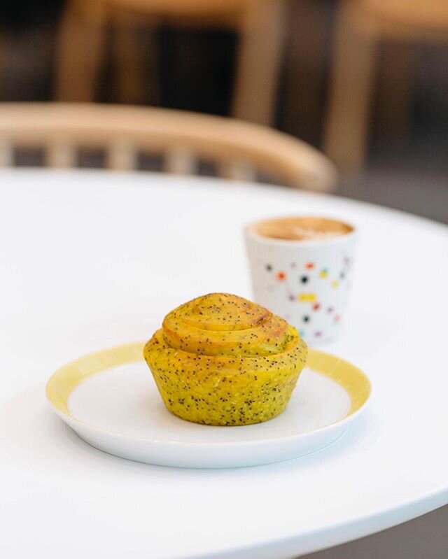 #tbt. Meet #lemonpapi. We&rsquo;ve had this one since the very beginning. Sometimes it gets overshadowed by some of our flavors. But don&rsquo;t play yourself, it&rsquo;s thoroughly delicious.  Lemon poppy seed dough, lemon curd filling, lemon glaze.