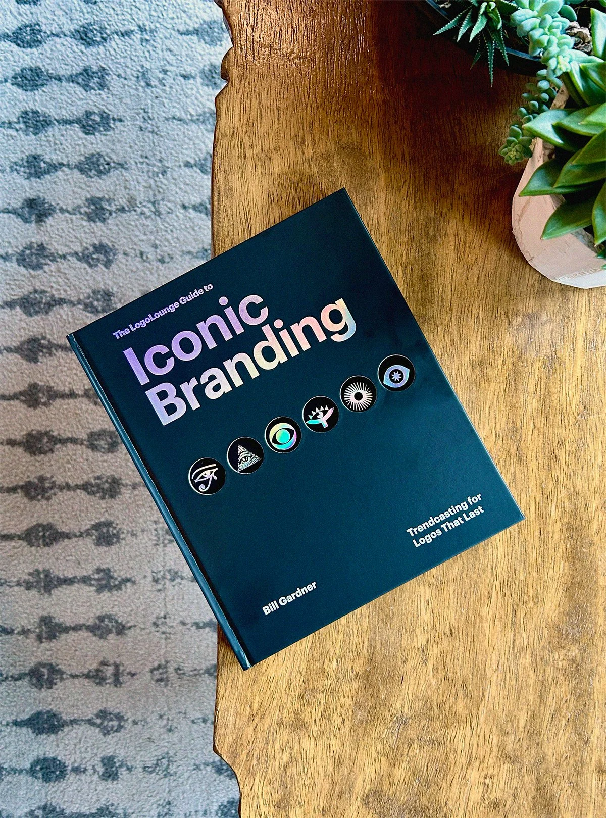 LL_IconicBranding_Book-2026-l.jpg