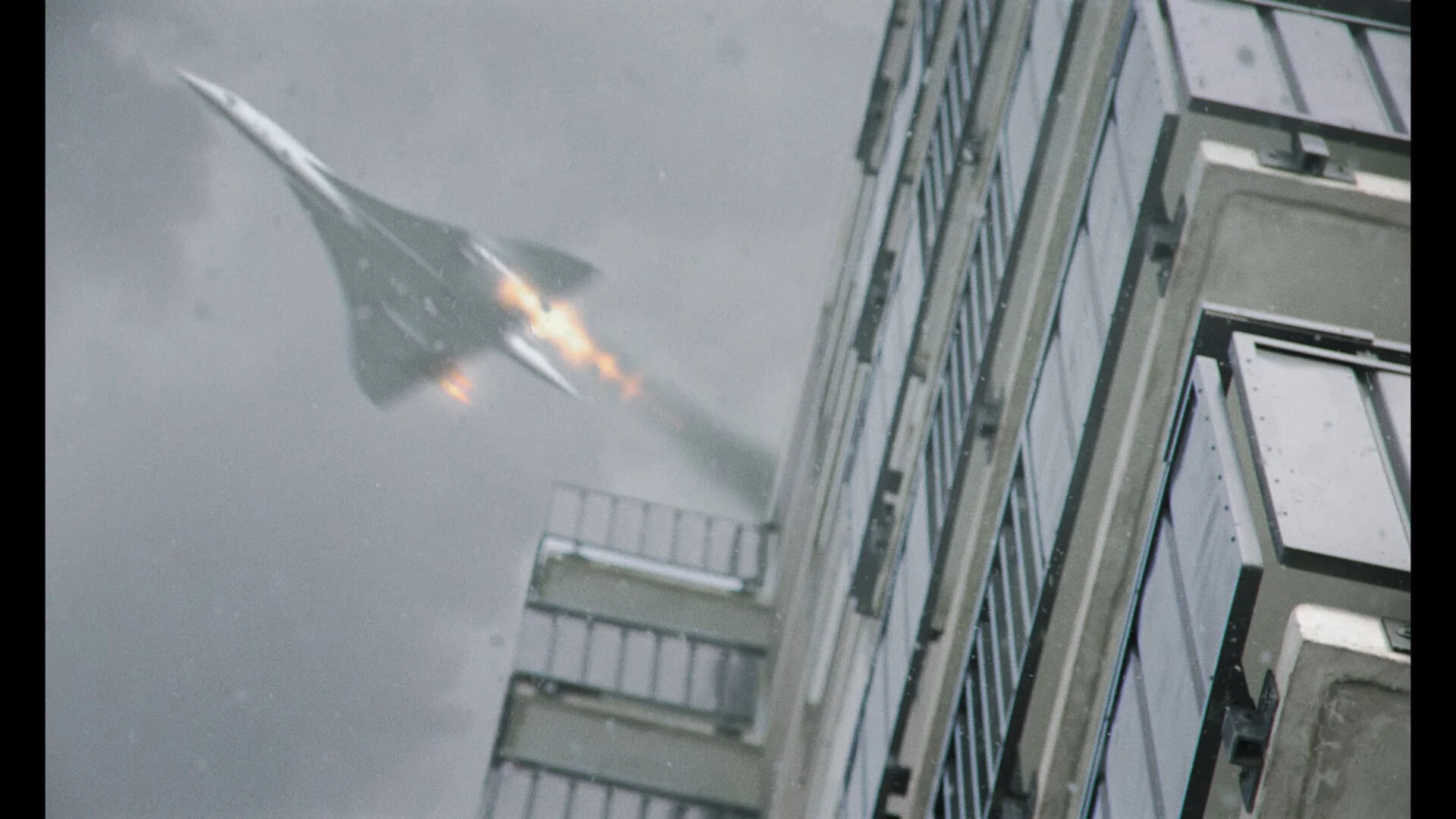 CONCORDE_SMALL_WEB_SON.00_03_24_03.Still014.jpg