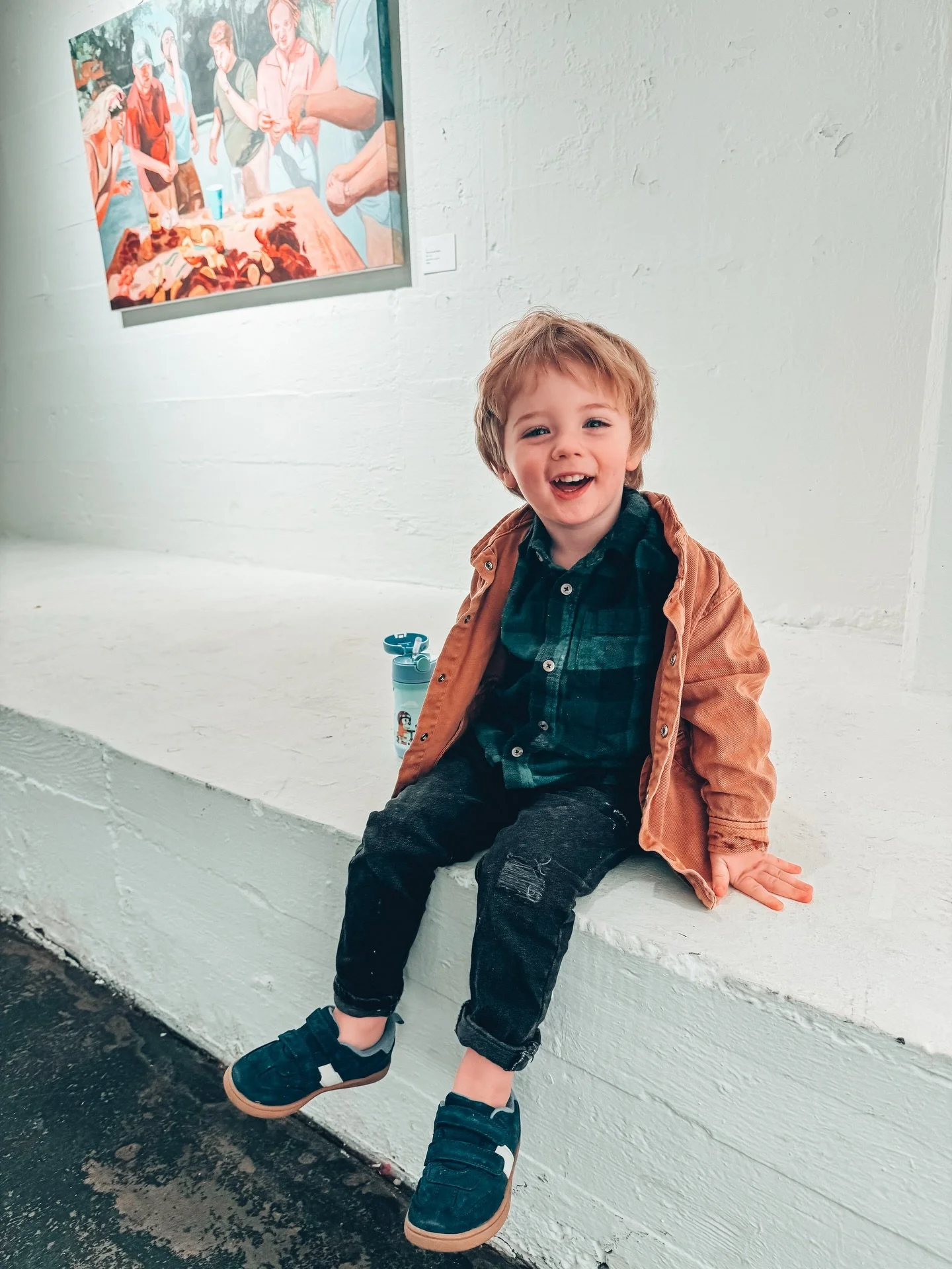 The coolest kid in MEM stopped by the opening of &ldquo;Stage&rdquo; by our incredibly talented friend @justinwilliams_art at @theuglyartco. Be cool like Simon, go see the show 👏🏼👏🏼