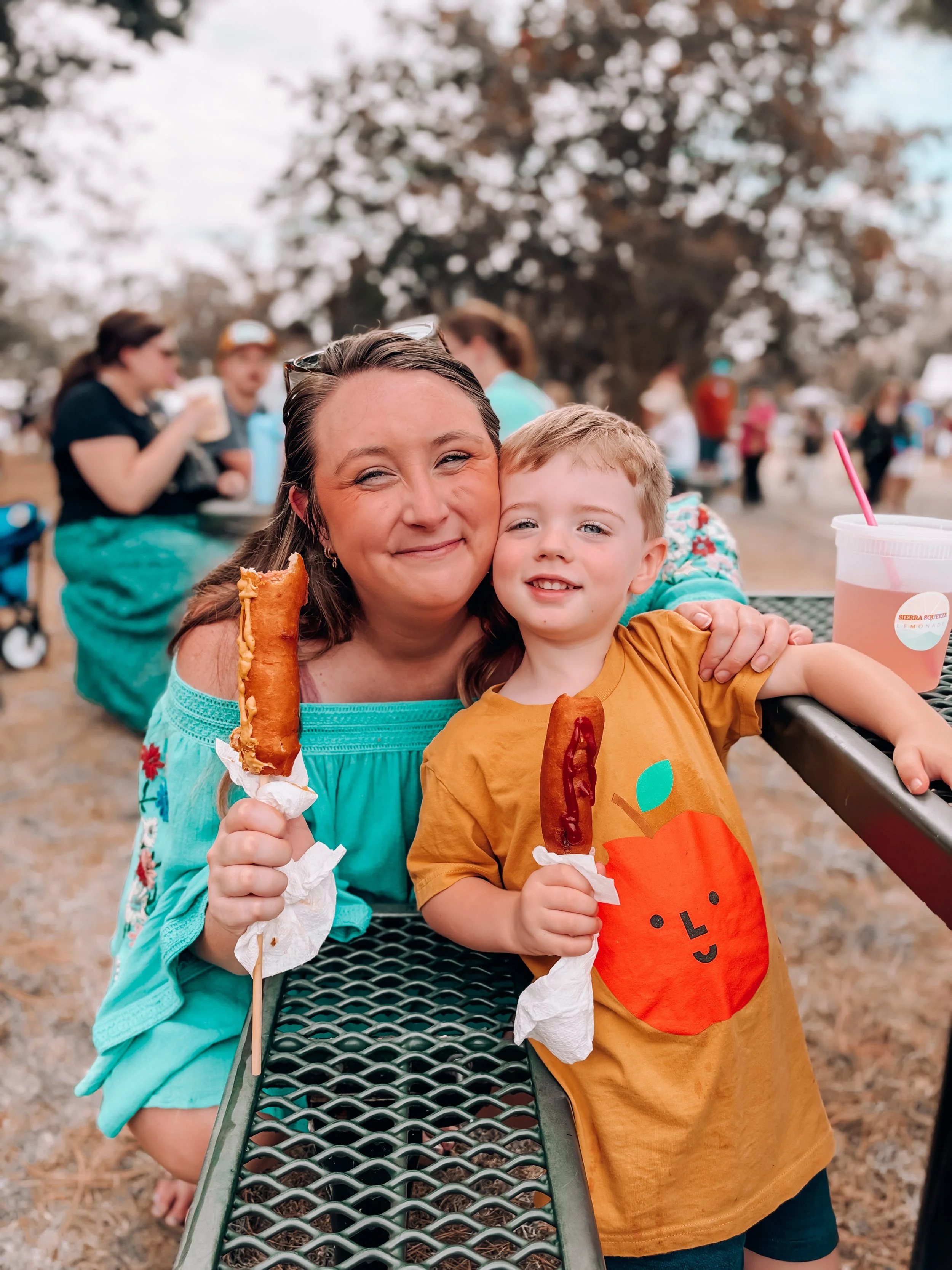 Corndogs &amp; craft fairs 4 life 🤘🏼
