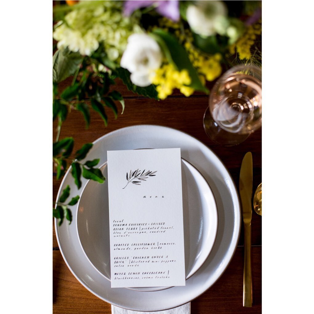 Who else loves the ritual of setting a table? ✨
.
.
.
📸 @airykarockefellerphotography 
#bryanjonescatering #menu #tablesetting #privatechef #catering #sonoma #sonomavalley #sonomawine #sonomafoodies #flowers #heathceramics