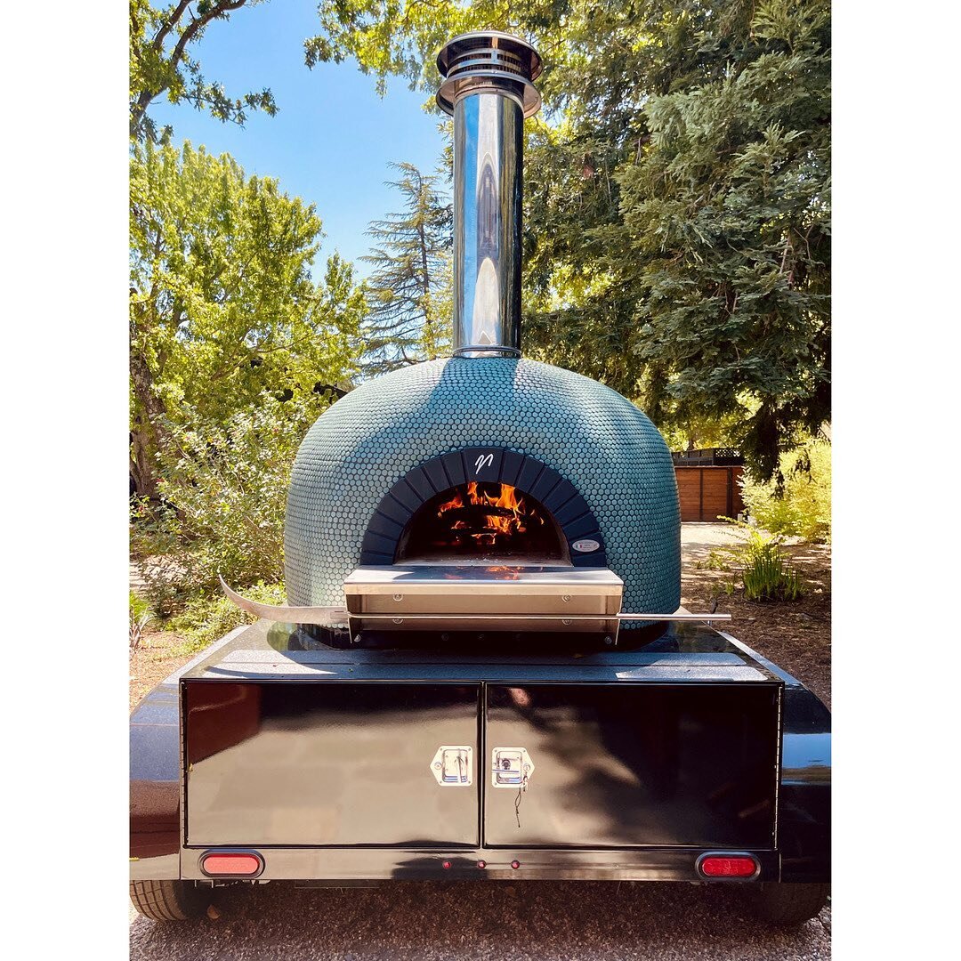 We are THRILLED to announce the newest member of BJC!!! She&rsquo;s hot, she&rsquo;s fiery and we love her🍕⚡️
.
.
.
.
#mugnaini #pizza #catering #sonoma #sonomacounty #pizzaandwine #privatechef #yummy #food #bryanjonescatering #sonomavalley #pizzaov