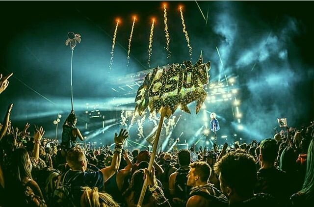 Can we all just escape to our fav festivals this summer? 😭🎶