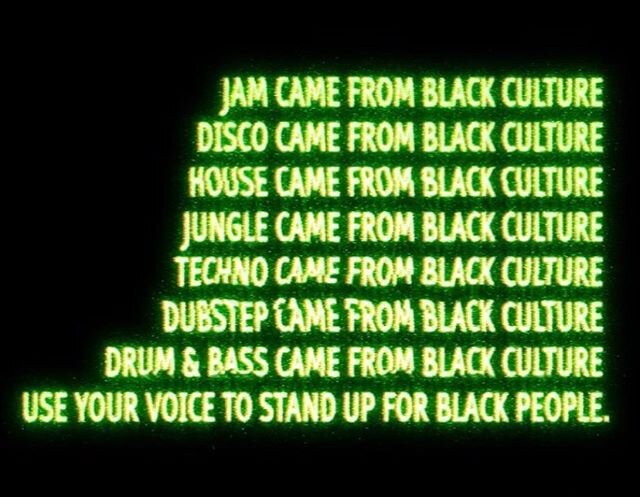 United side by side! 🎶✊🏼✊🏽✊🏾✊🏿 #BlackLivesMatter