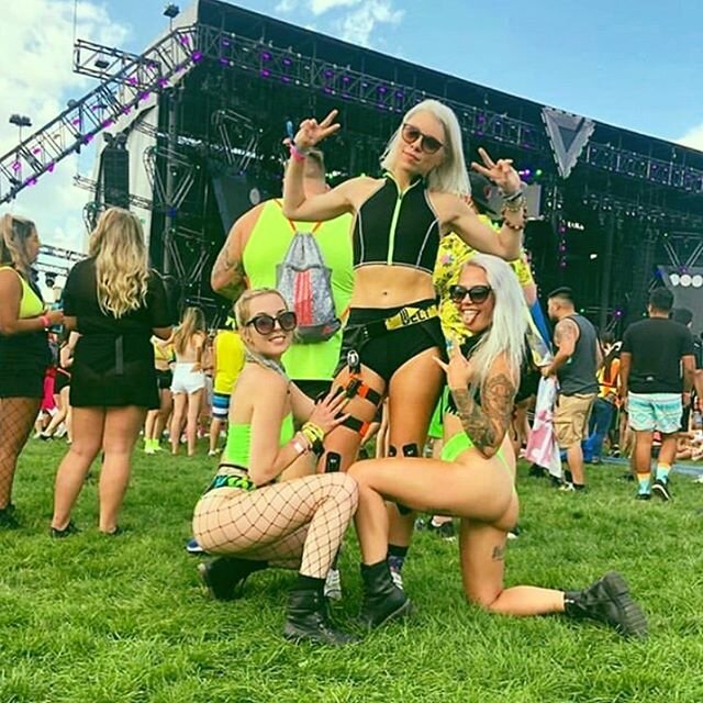 Anyone else just wanna rave with their friends again? 🎶👾