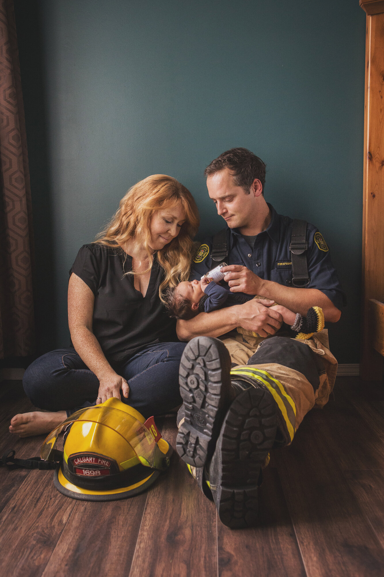 calgary newborn photographer firefigher dad.jpg