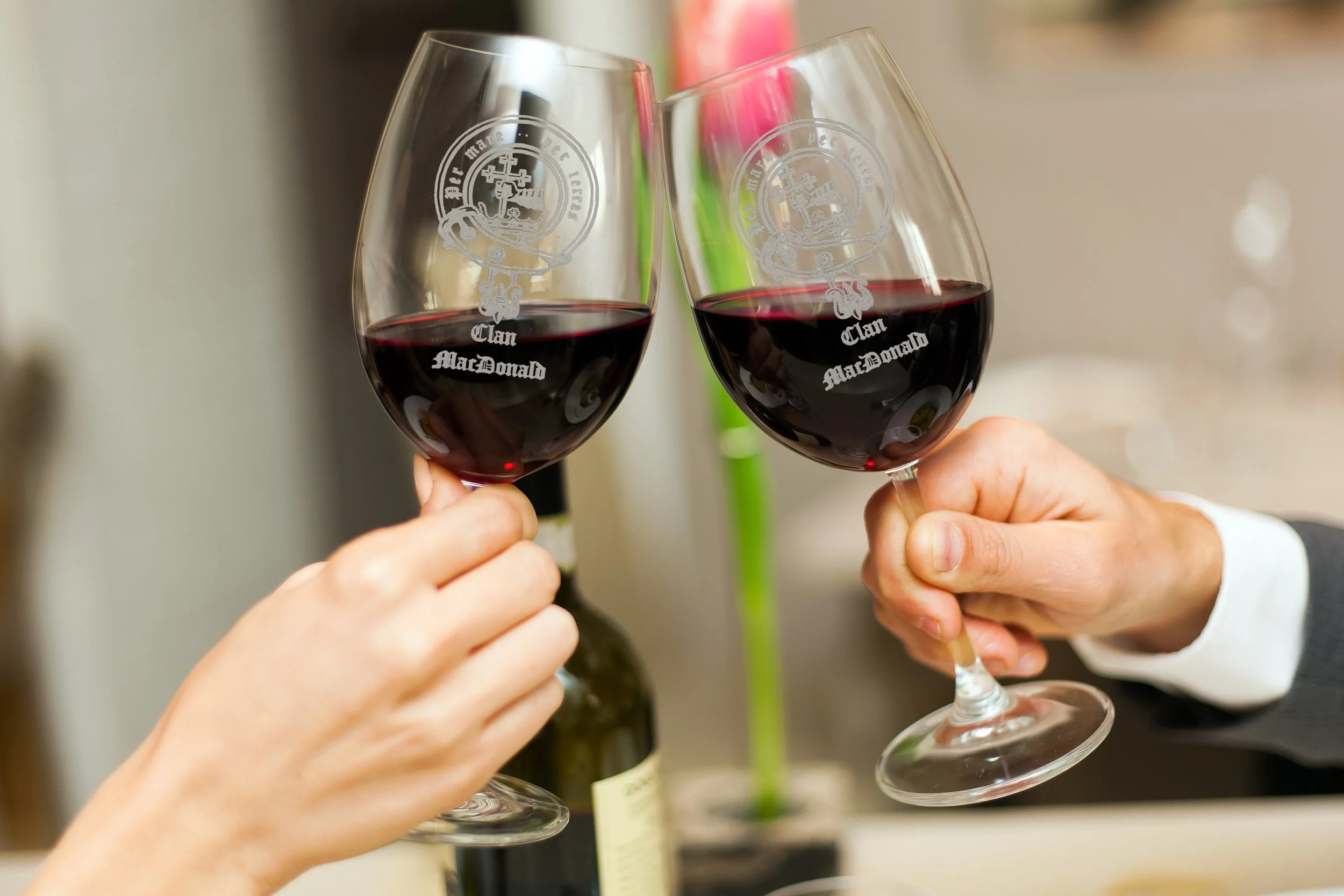 custom clan crest wine 3.jpg