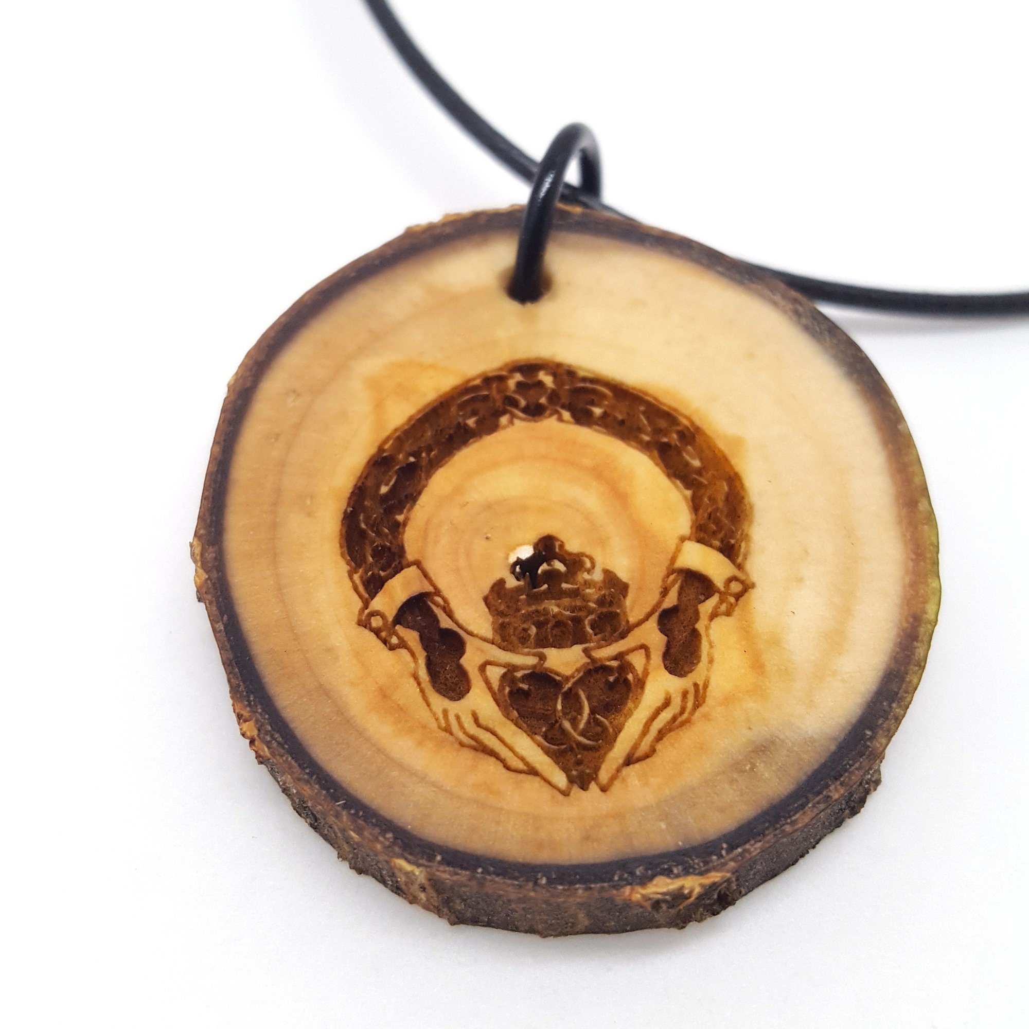 claddagh necklace 7.jpg