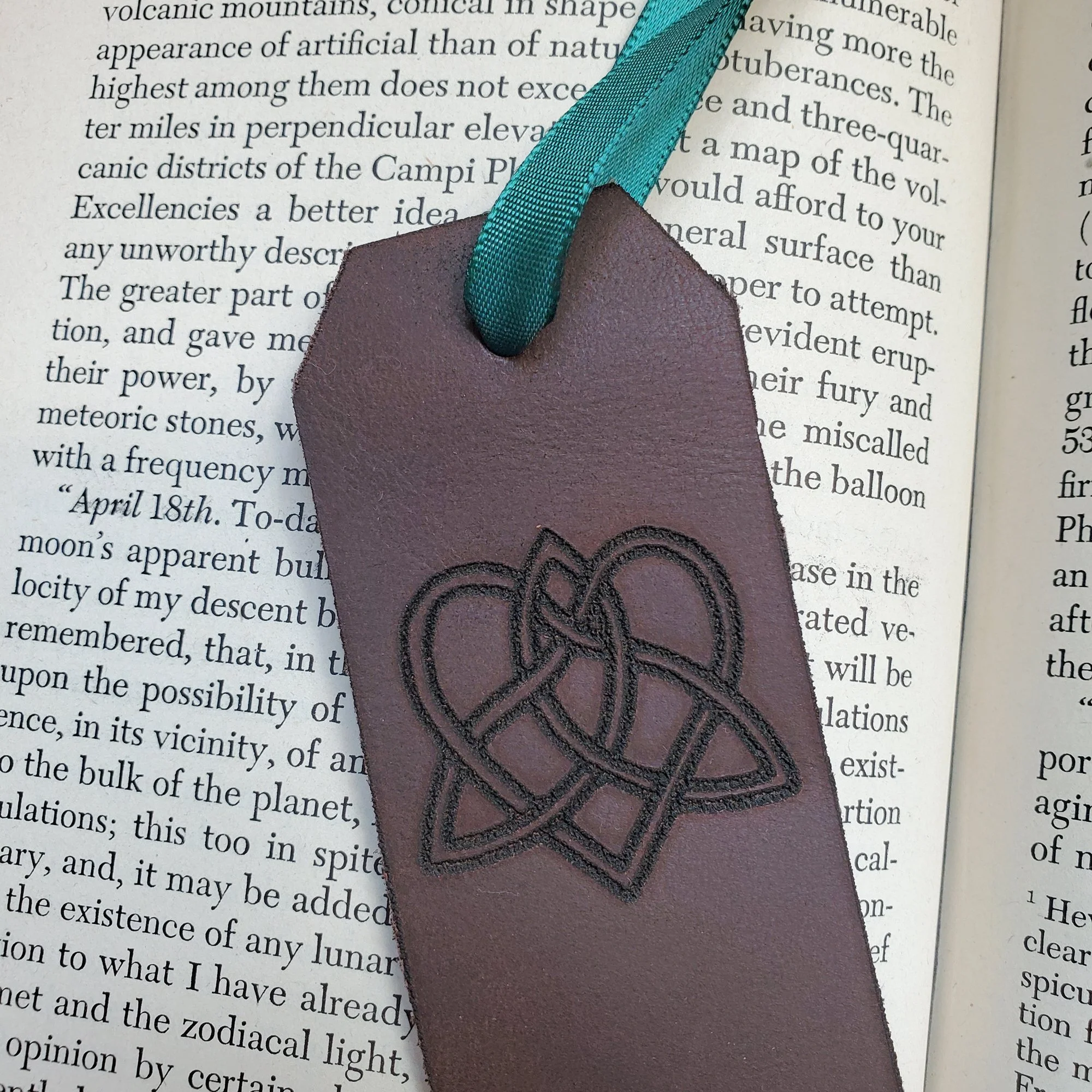 love knot bookmark 4.jpg