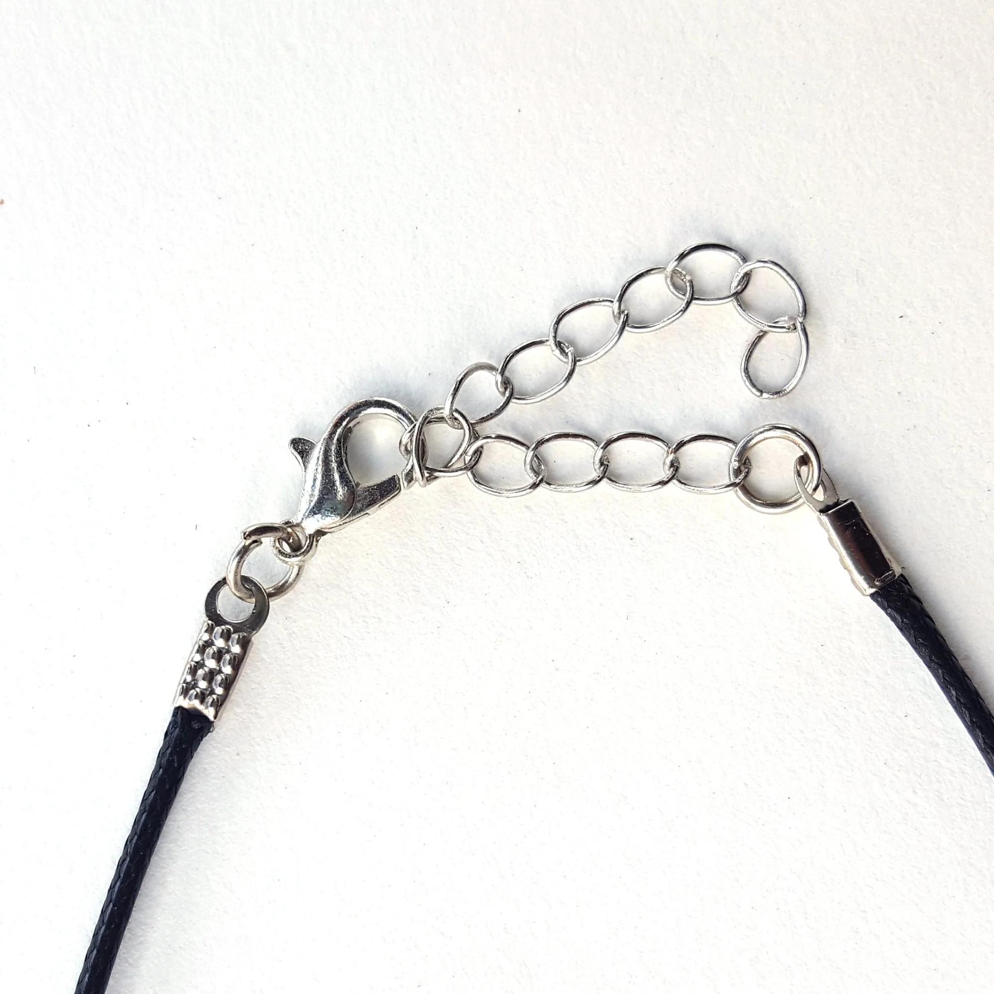 necklace latch.jpg