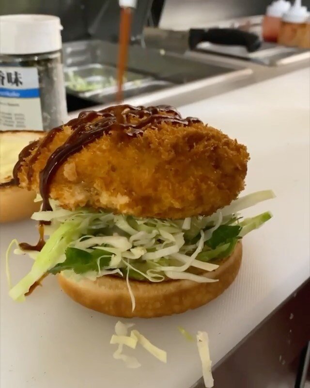 We have plenty of vegan options available at #rodeo39pm! 🌱 You can find @beleafburgers located inside with an entire vegan menu. 🙌 Come check it out this weekend! 🤗
📸: @forkmeetsfood