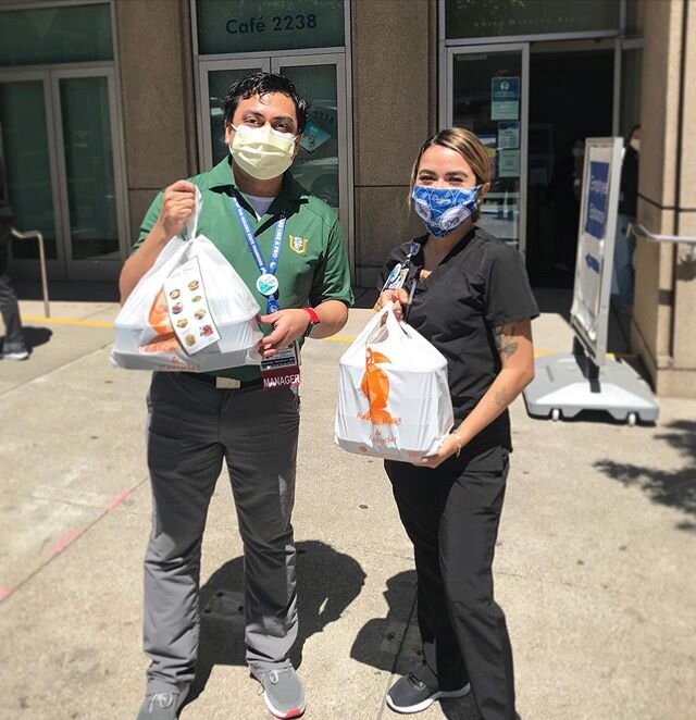Hope you enjoyed your lunches @kpthrive essential workers! Special thank you to our donors who sponsored the lunches! #firstresponders
.
.
.
.
.
.
.
#essentialworkers #feedtheline #staysafe #grateful #thankyouforyourservice
#orderlocal #openfordelive
