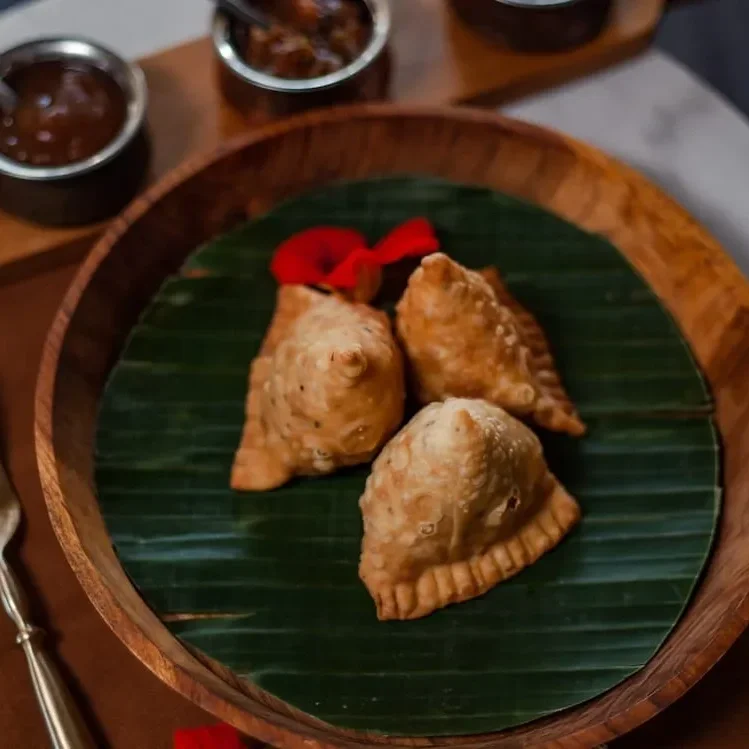 VEGETABLE SAMOSA
