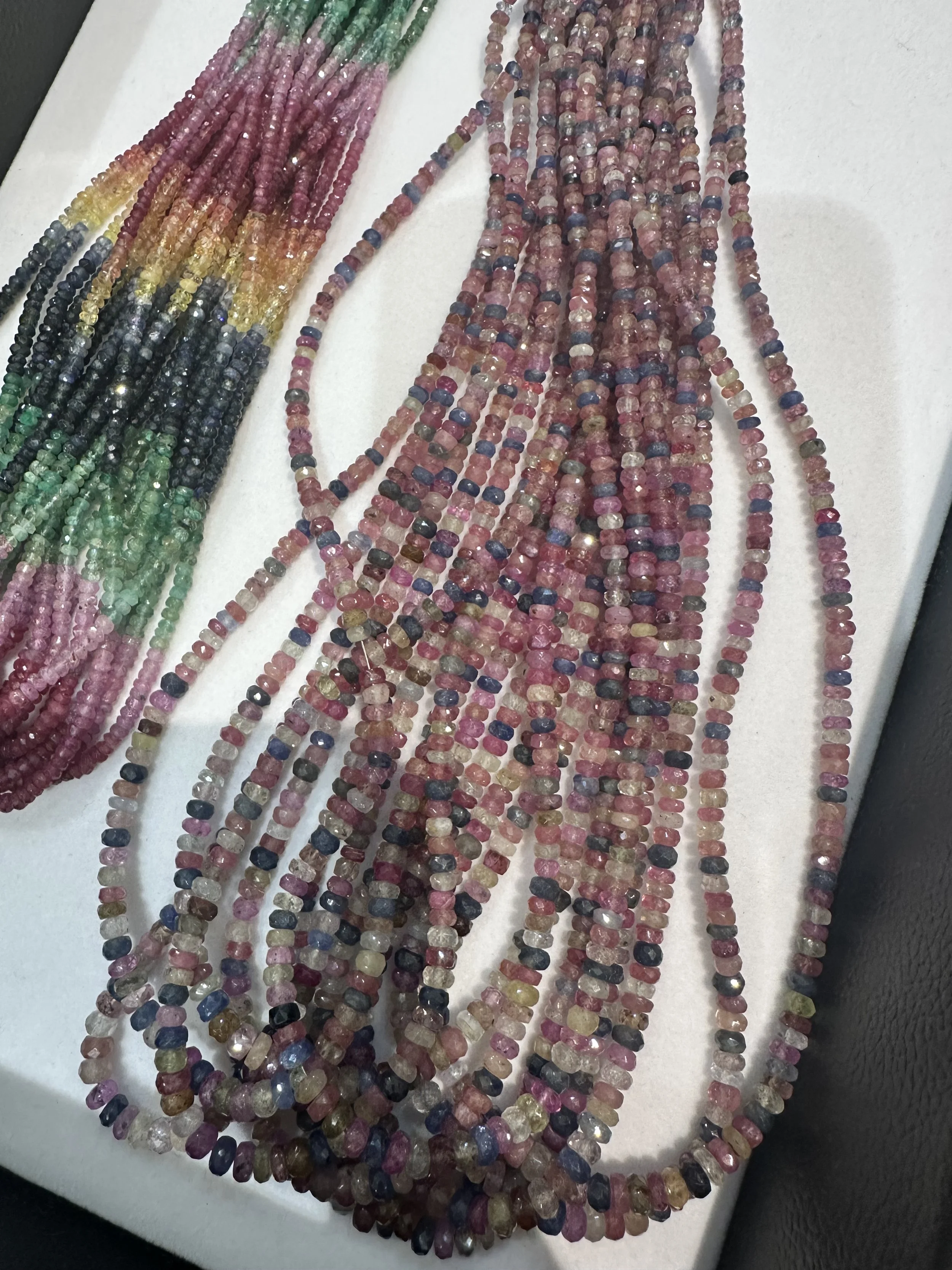 Oktober 2026. Smykker