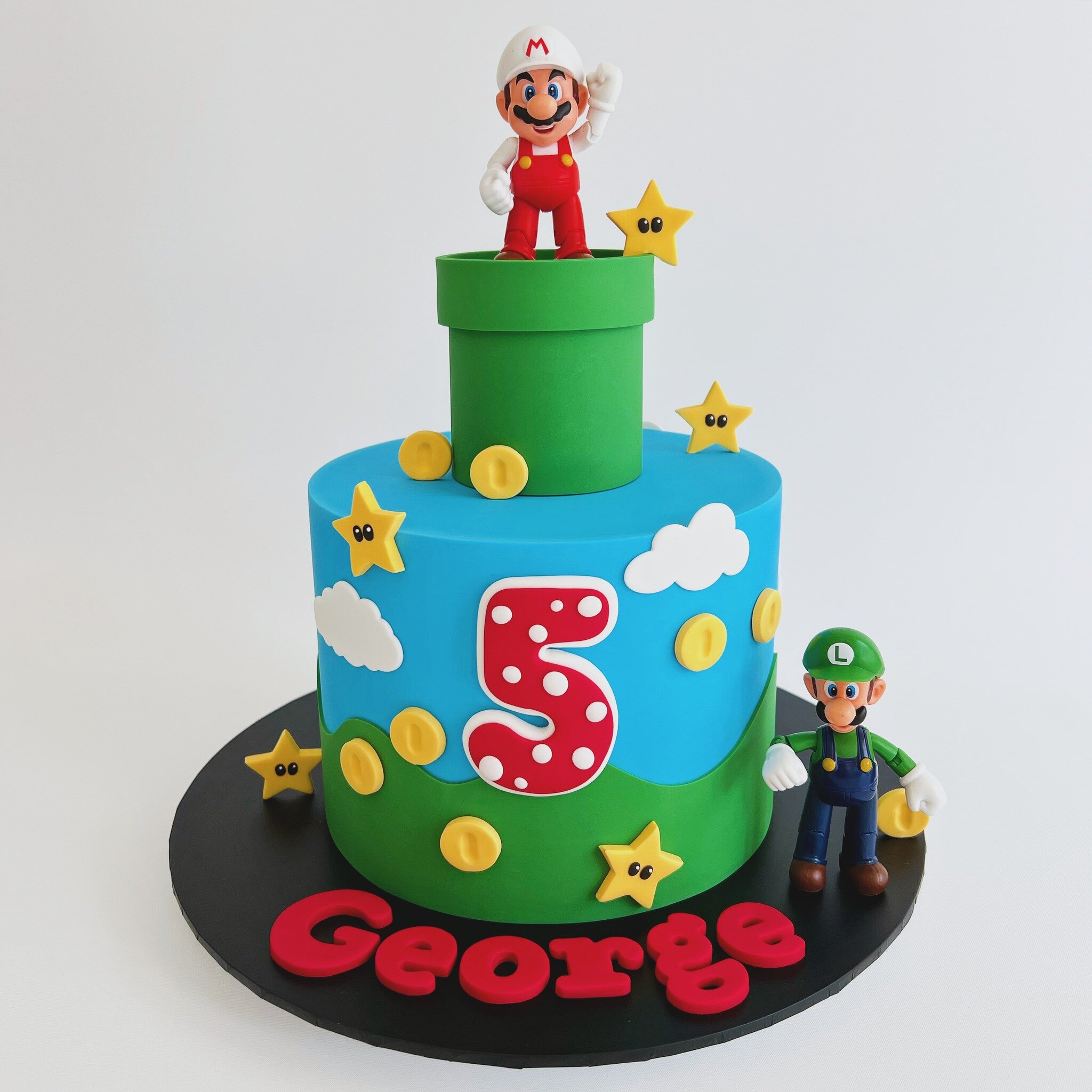 I&rsquo;ve made a few Mario cakes lately &amp; in the past &amp; I&rsquo;m still loving them! Good to see some themes will keep living on! 🍄
.
#frostedindulgence #brisbanecakes #brisbane #brisbanebirthdaycakes #birthdaycake #mariocake #mariobroscake