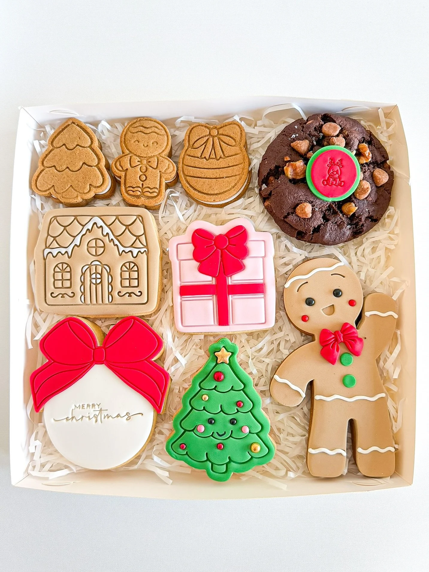 Christmas part 2! 
I can&rsquo;t wait to start making these cuties for you all! 
Email me for more info or they will be going live on the website next week! 🎄🎅🏼
.
#frostedindulgence #brisbanechristmascupcakes #brisbanechristmascookies #christmascu