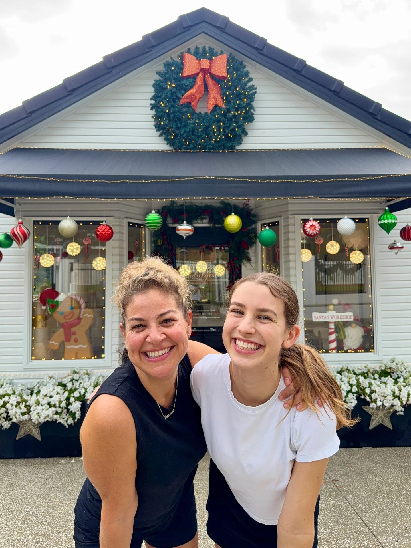 Merry Christmas everyone from my little Frosted family to yours! 
Thank you so much for your support this year, I wouldn&rsquo;t be able to do this job I love so much &amp; run this little business without you all!
(And without these beautiful people