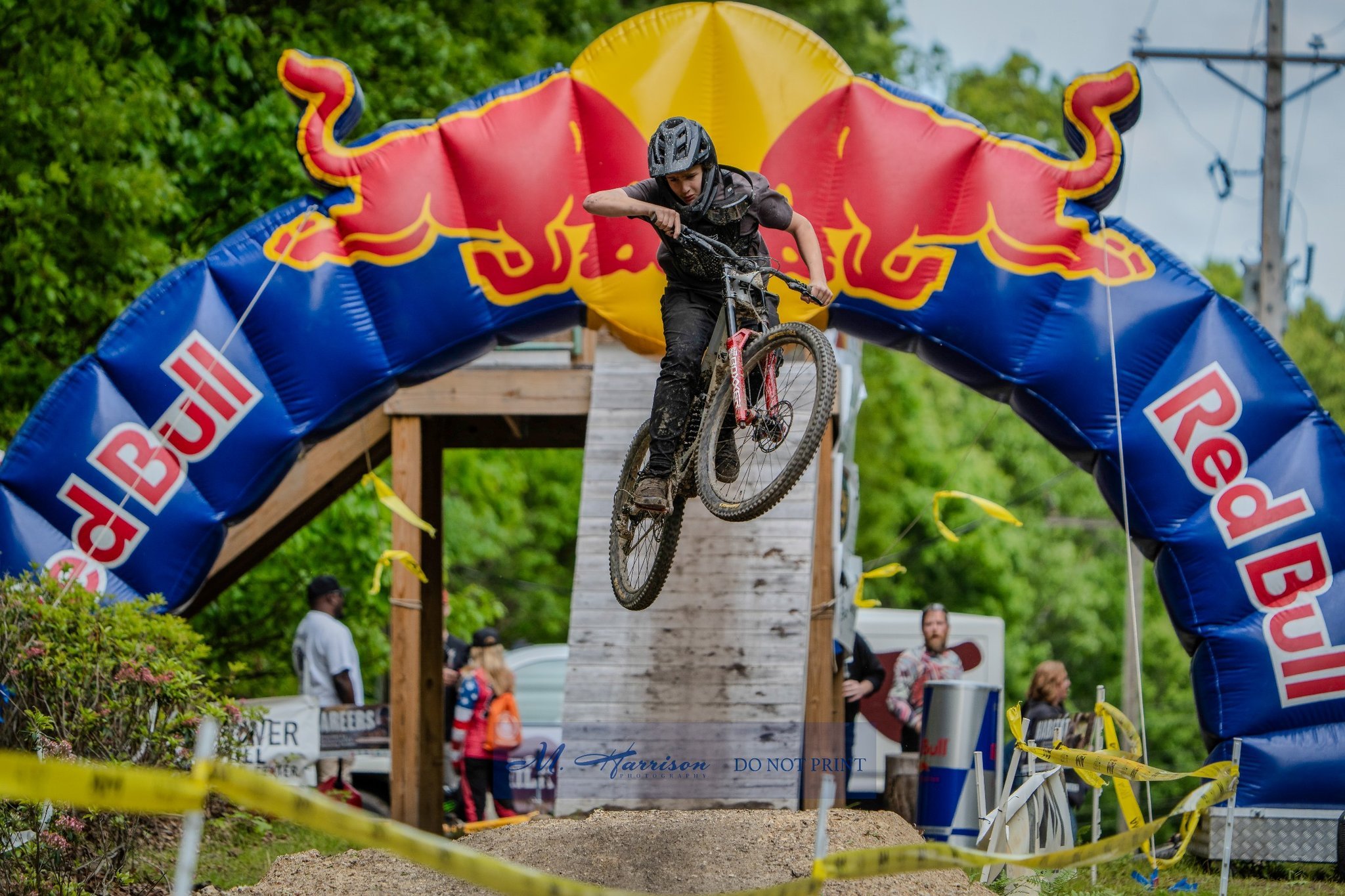 After the race concluded, some of the younger participants approached me and asked if I could take photos of them tackling the jump line. So I stayed for a few more runs. This group of young men and women are truly endearing. The sense of community h